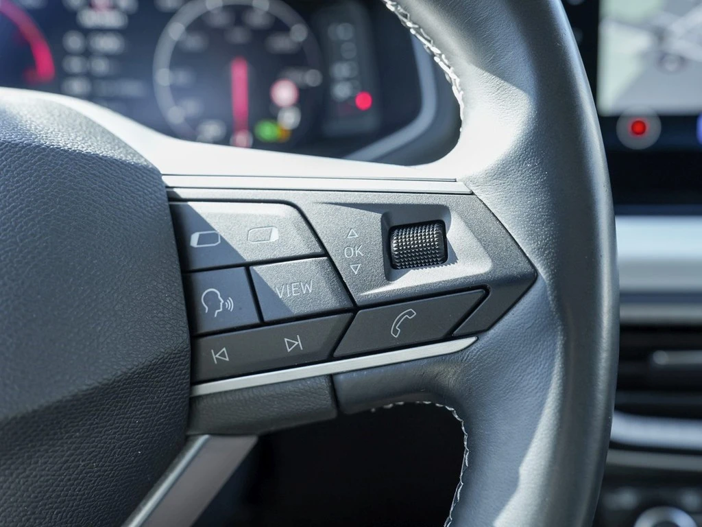 SEAT-Arona-image-12