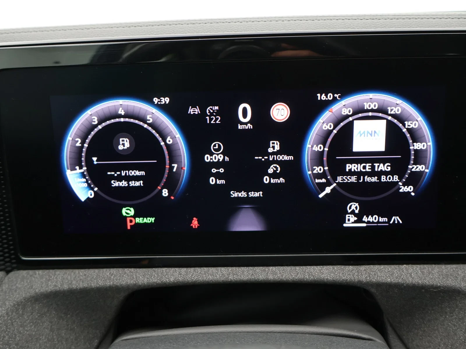 Volkswagen-Tiguan-image-17