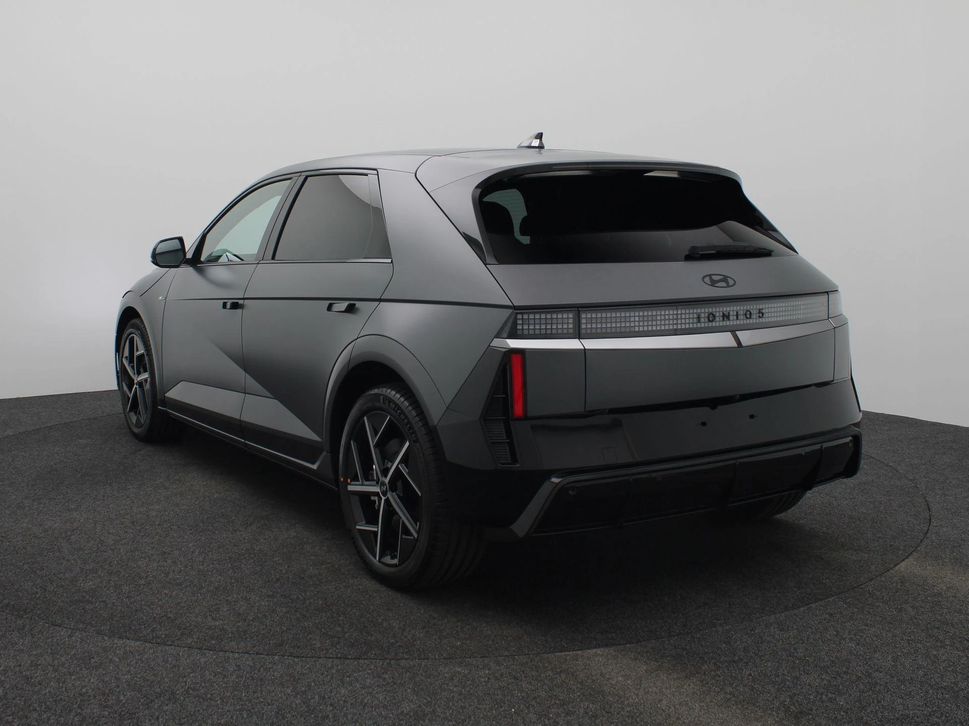 Hyundai-IONIQ 5-image-1