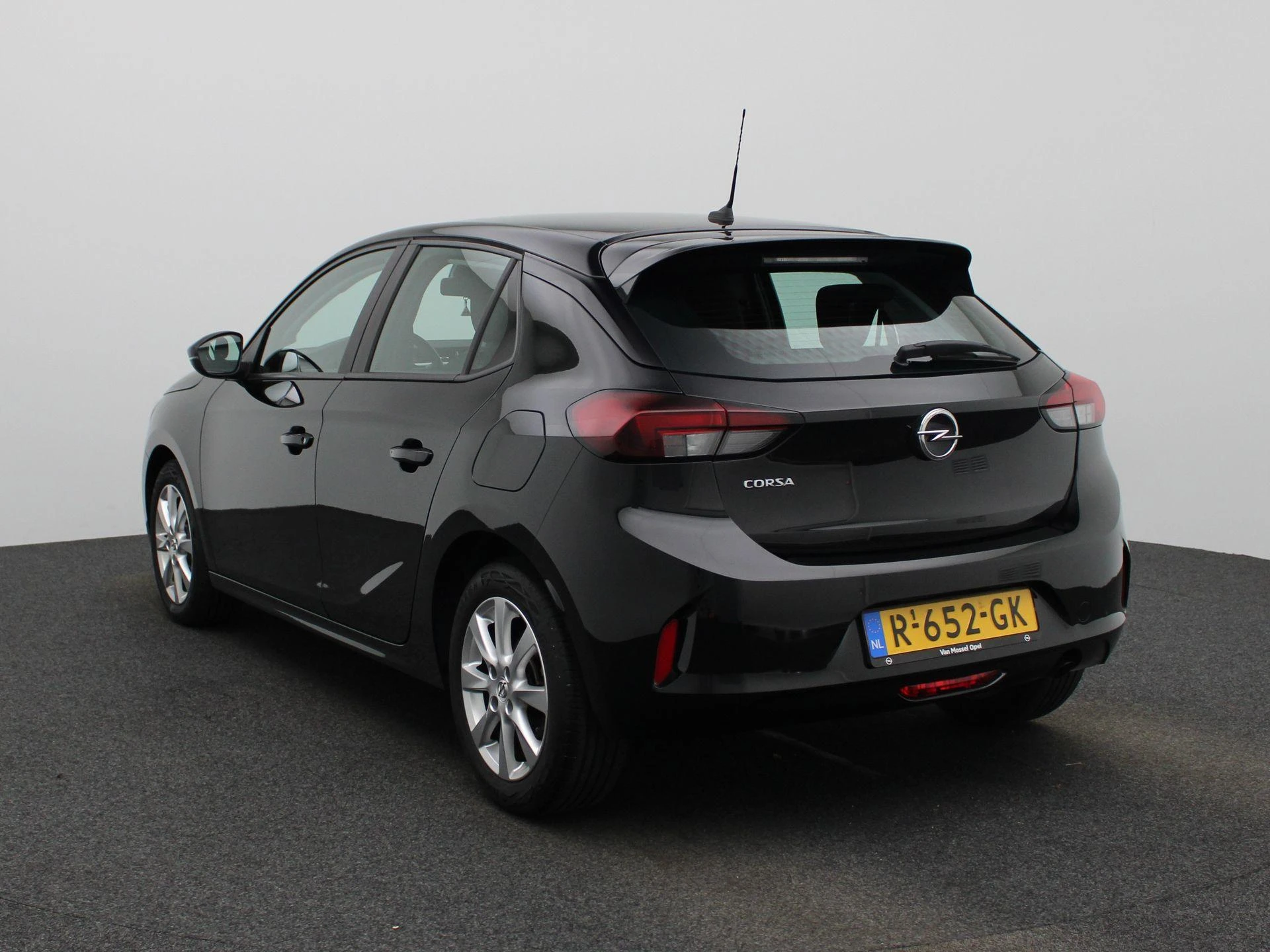 Opel-Corsa-image-2