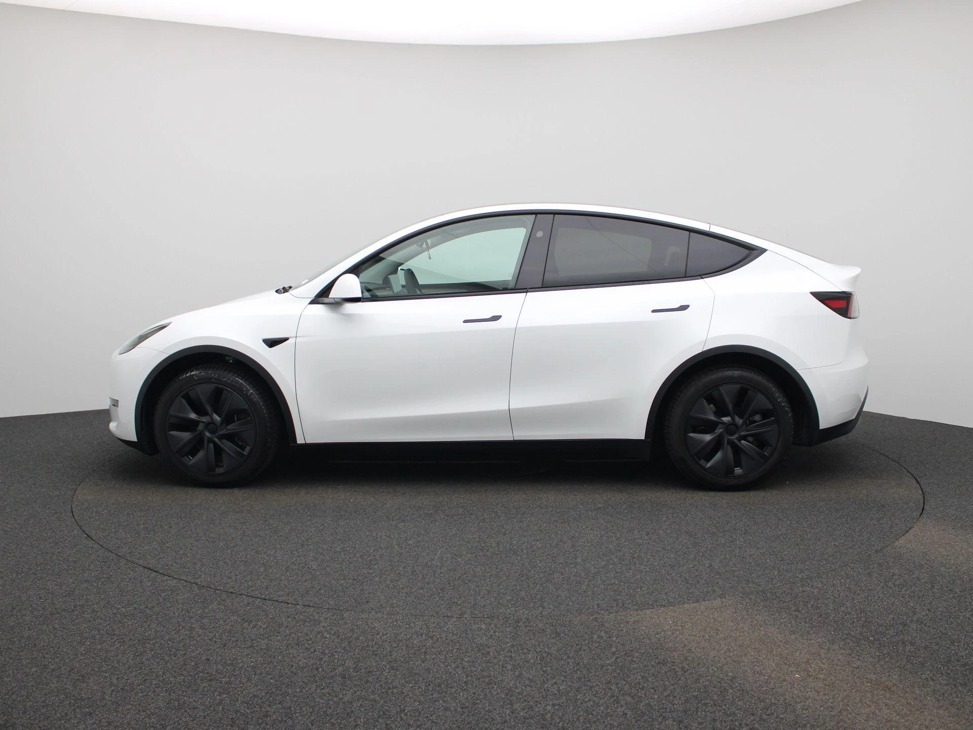 Tesla-Model Y-image-3