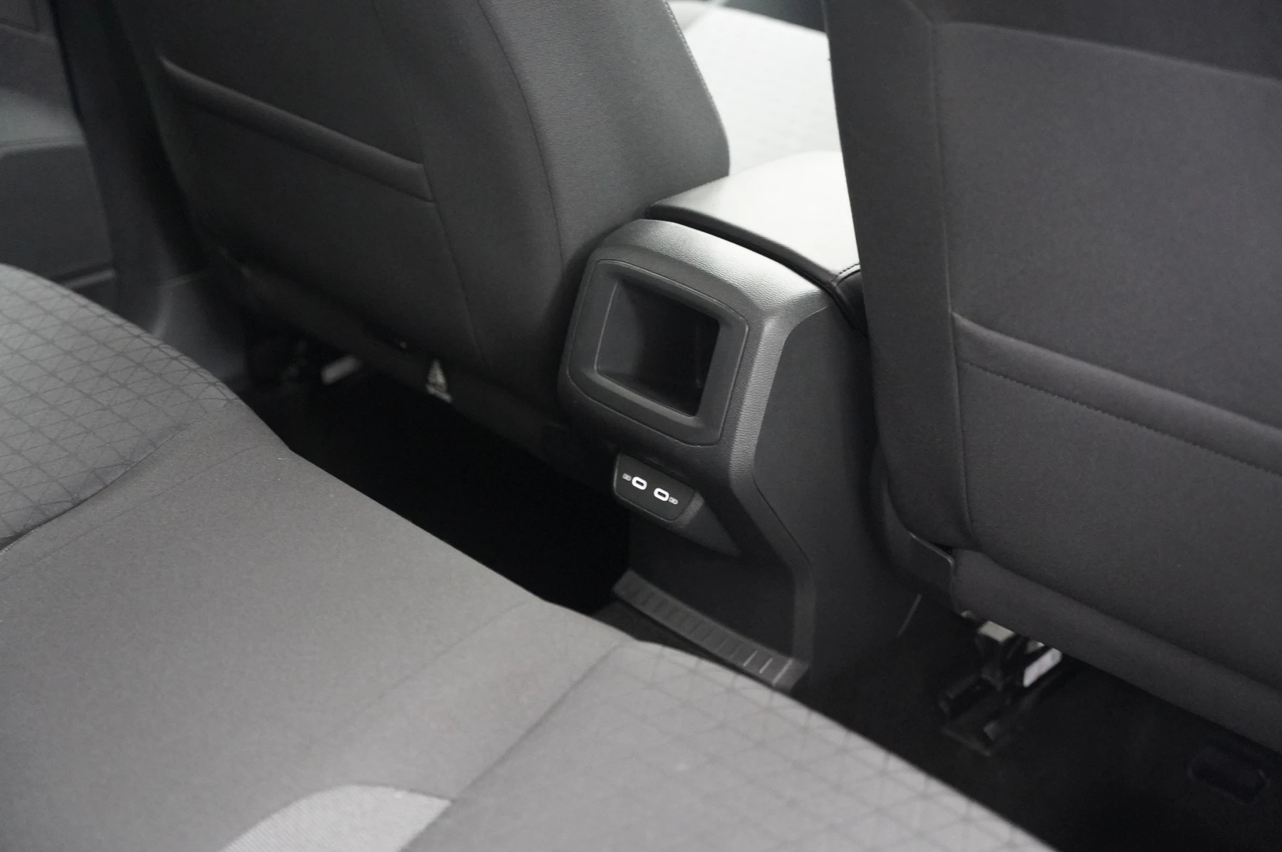 Volkswagen-T-Cross-image-10