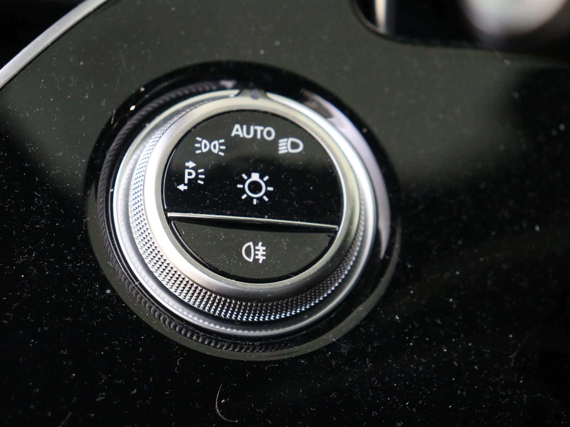 Mercedes-Benz-E-Klasse-image-32