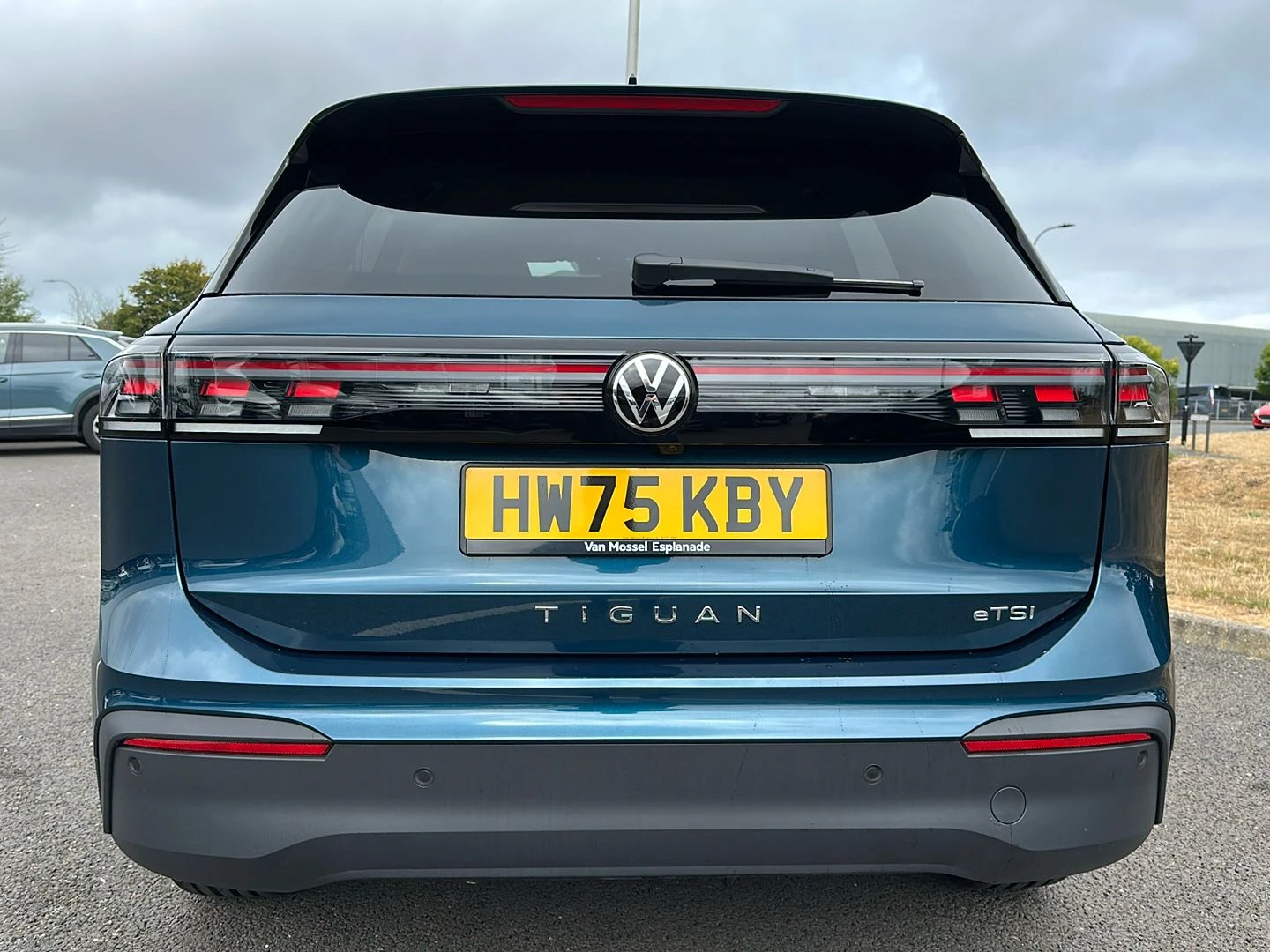 Volkswagen-Tiguan-image-5