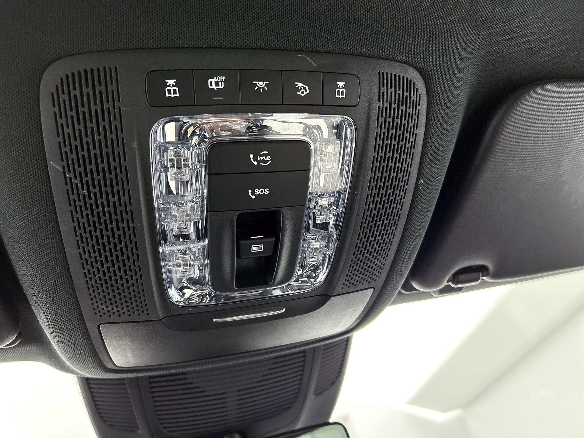 Mercedes-Benz-GLE-image-21
