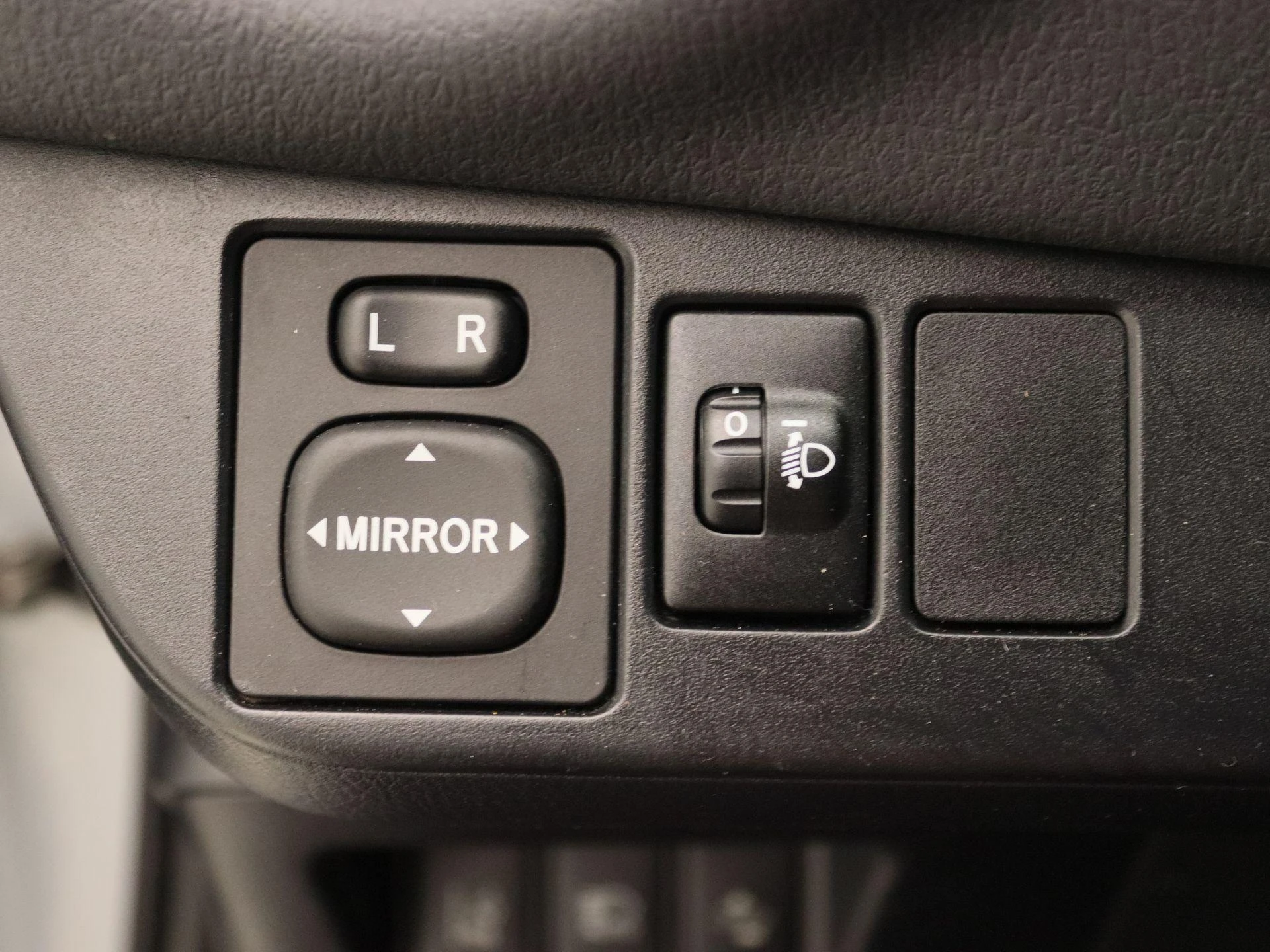 Toyota-Yaris-image-19