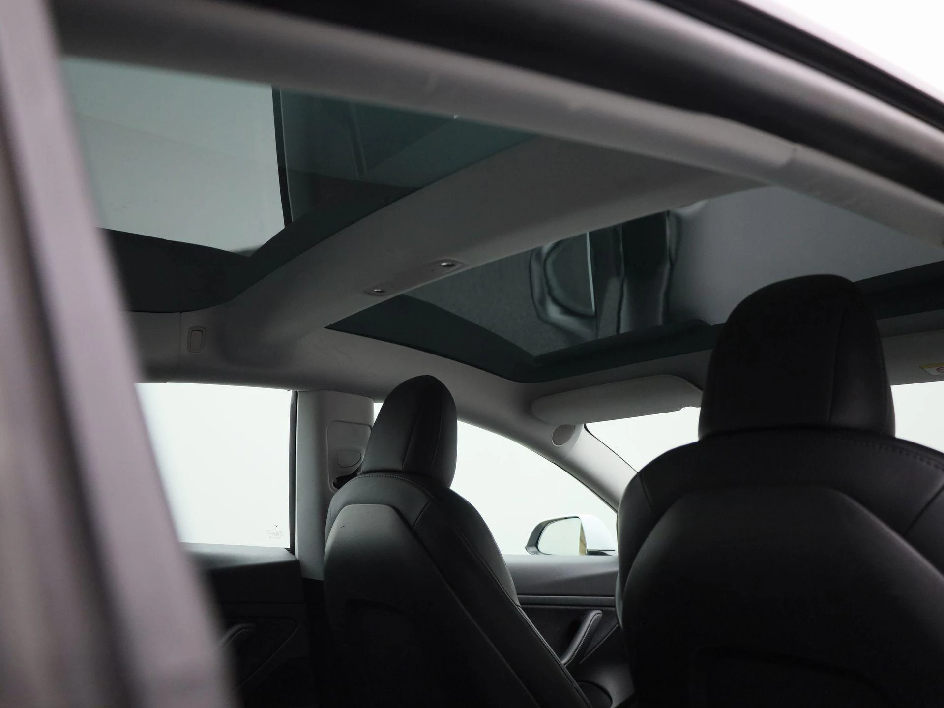 Tesla-Model 3-image-35