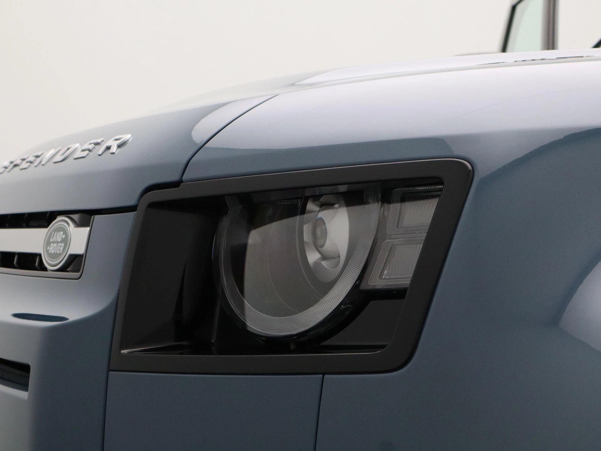 Land Rover-Defender-image-13