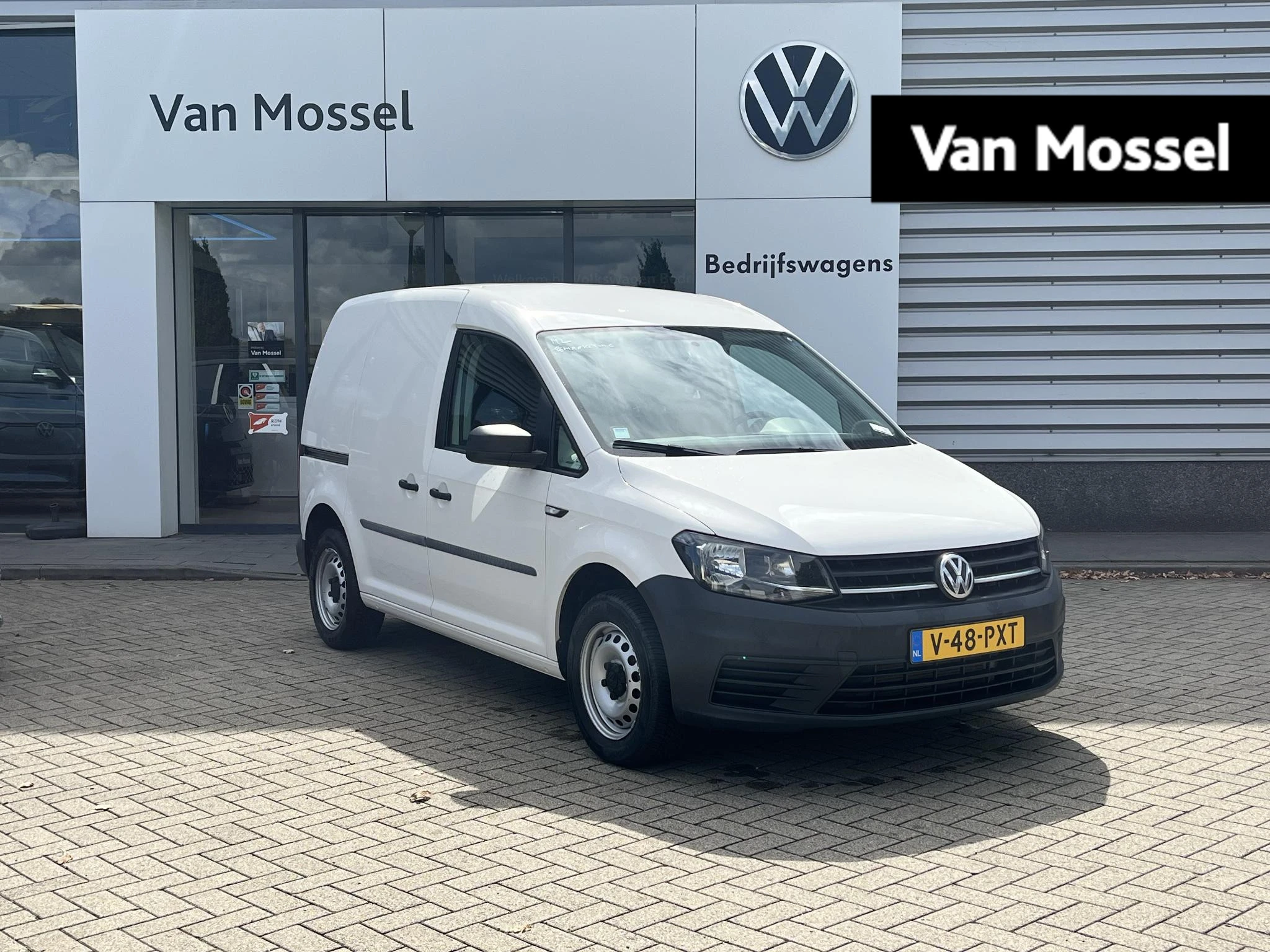 Volkswagen-Caddy-image-0