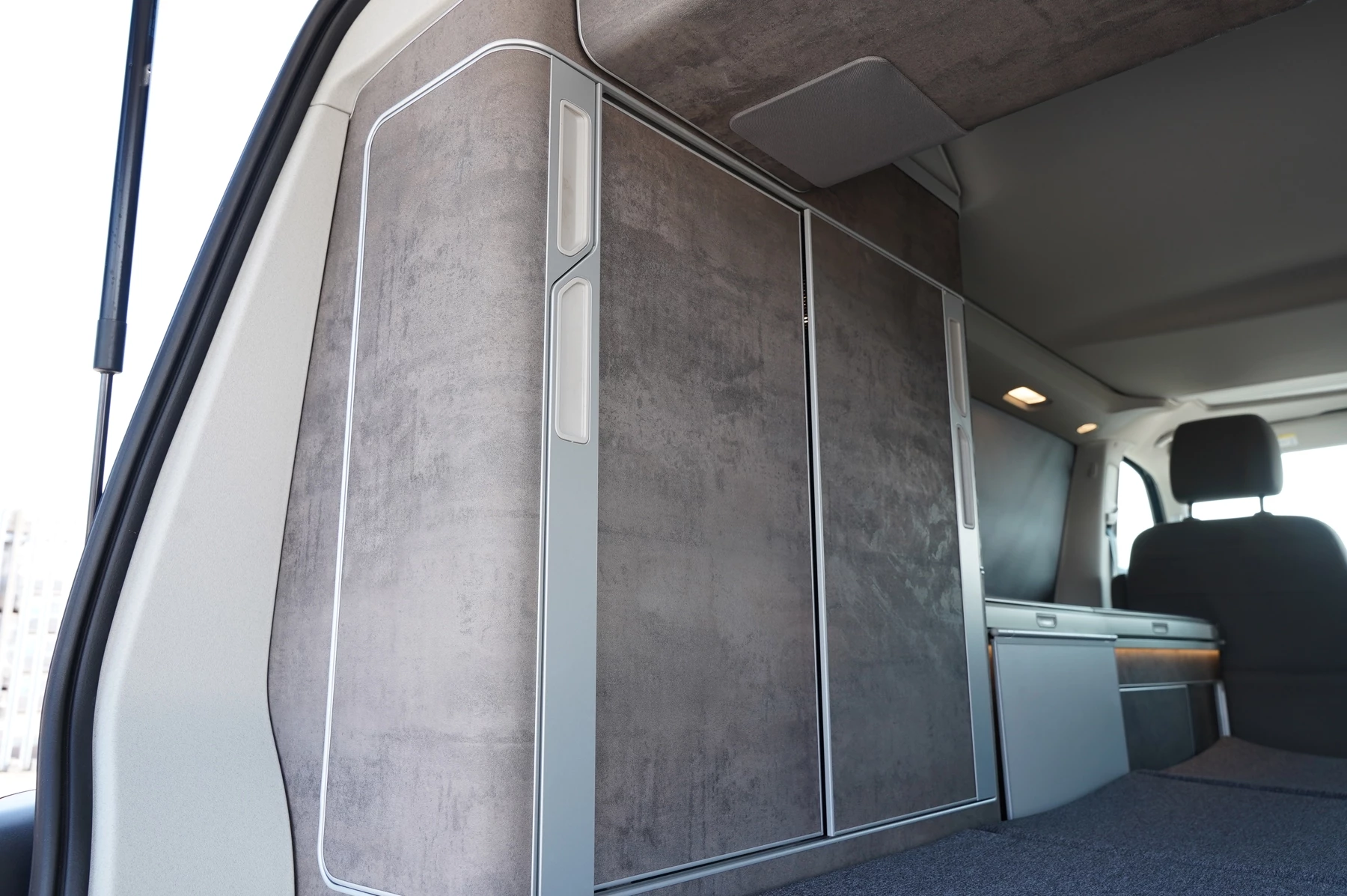 Volkswagen-California-image-39