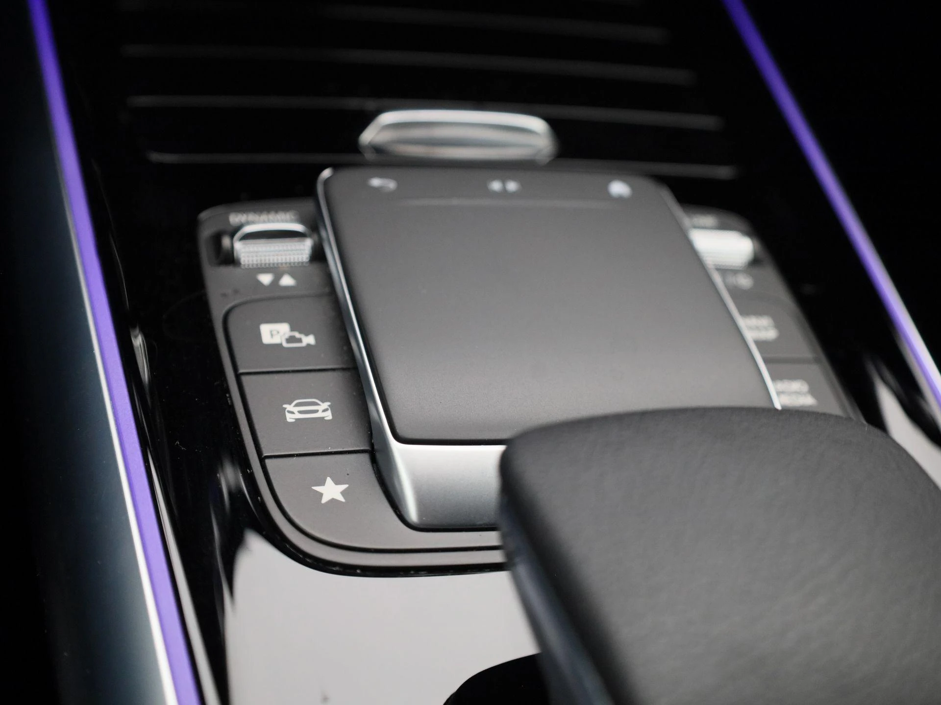 Mercedes-Benz-EQA-image-20