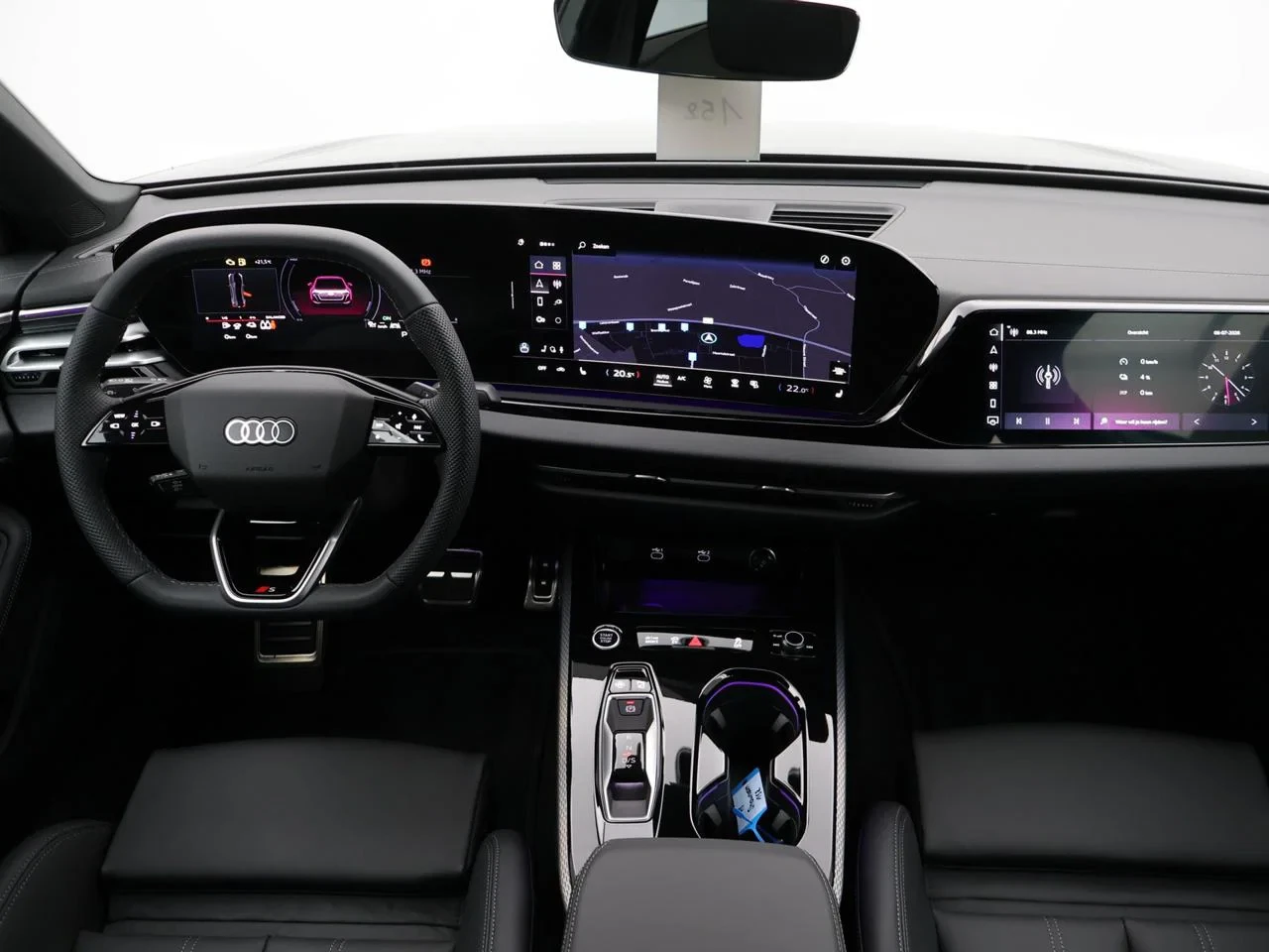 Audi A5 e-hybrid (PHEV) A5 e-hybrid 2.0TFSI Quattro Corporate S 299PK *DEMO*