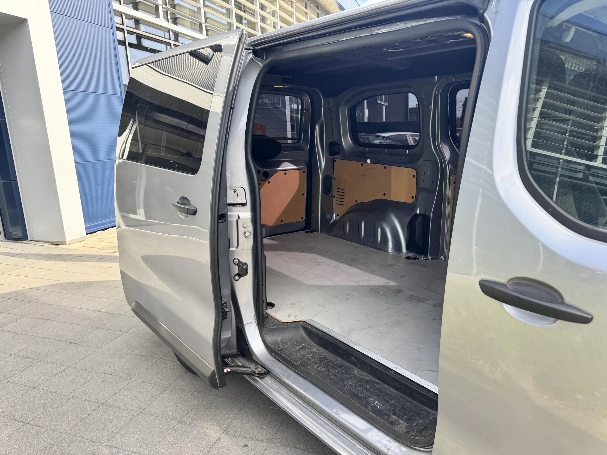 Peugeot-Expert-image-14