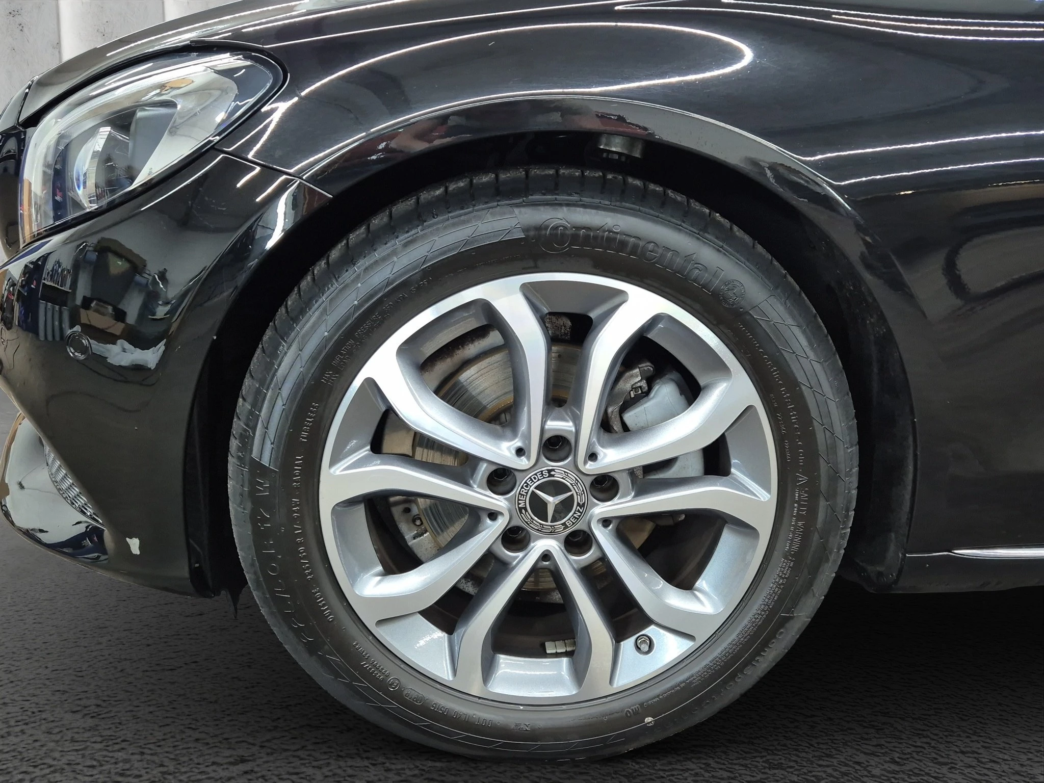 Mercedes-Benz-C-Klasse-image-8