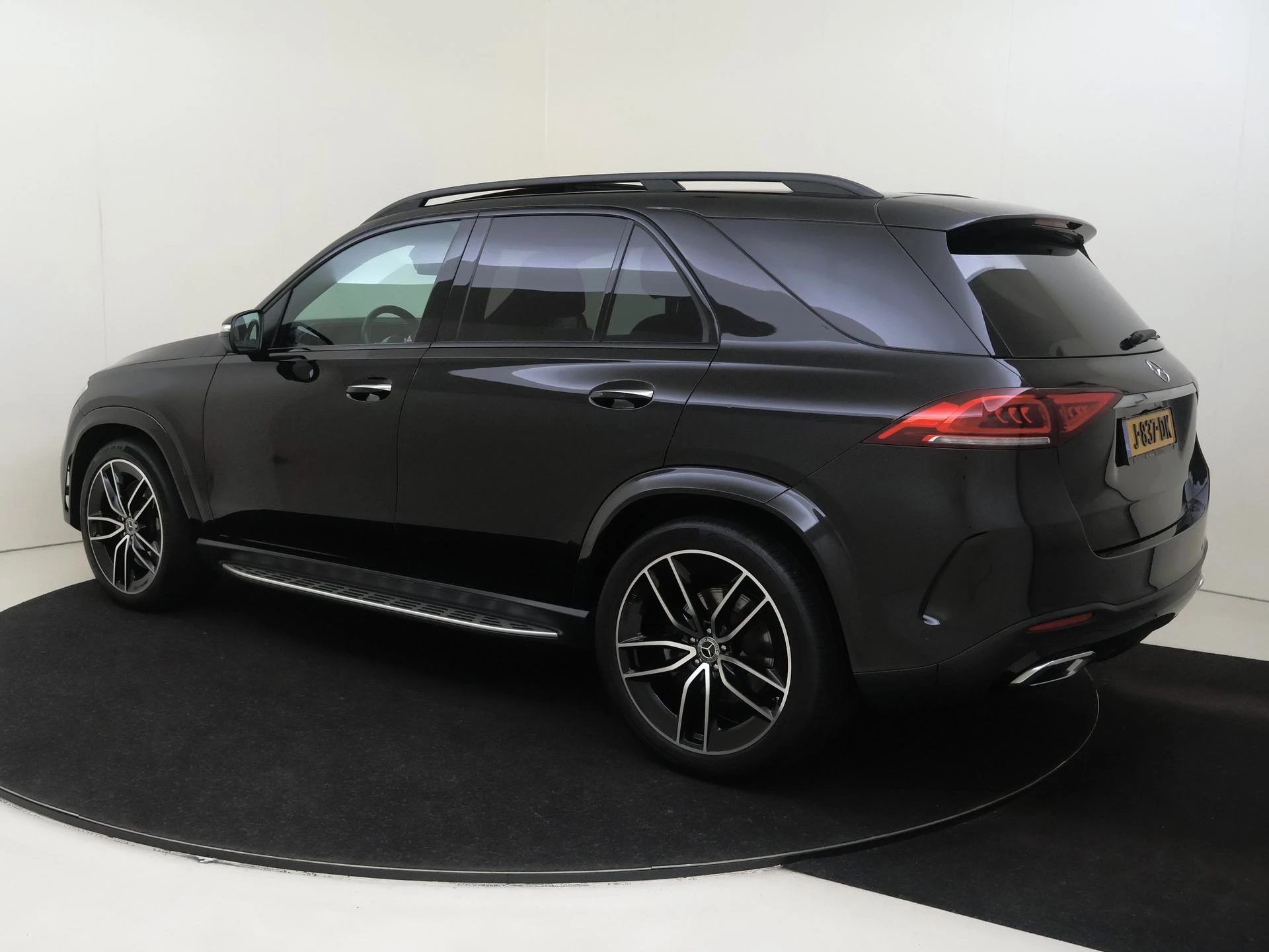 Mercedes-Benz-GLE-image-5