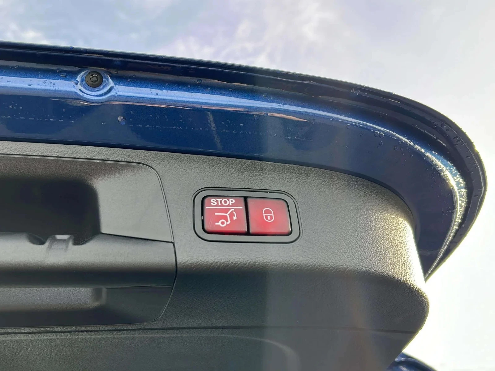 Mercedes-Benz-EQA-image-20