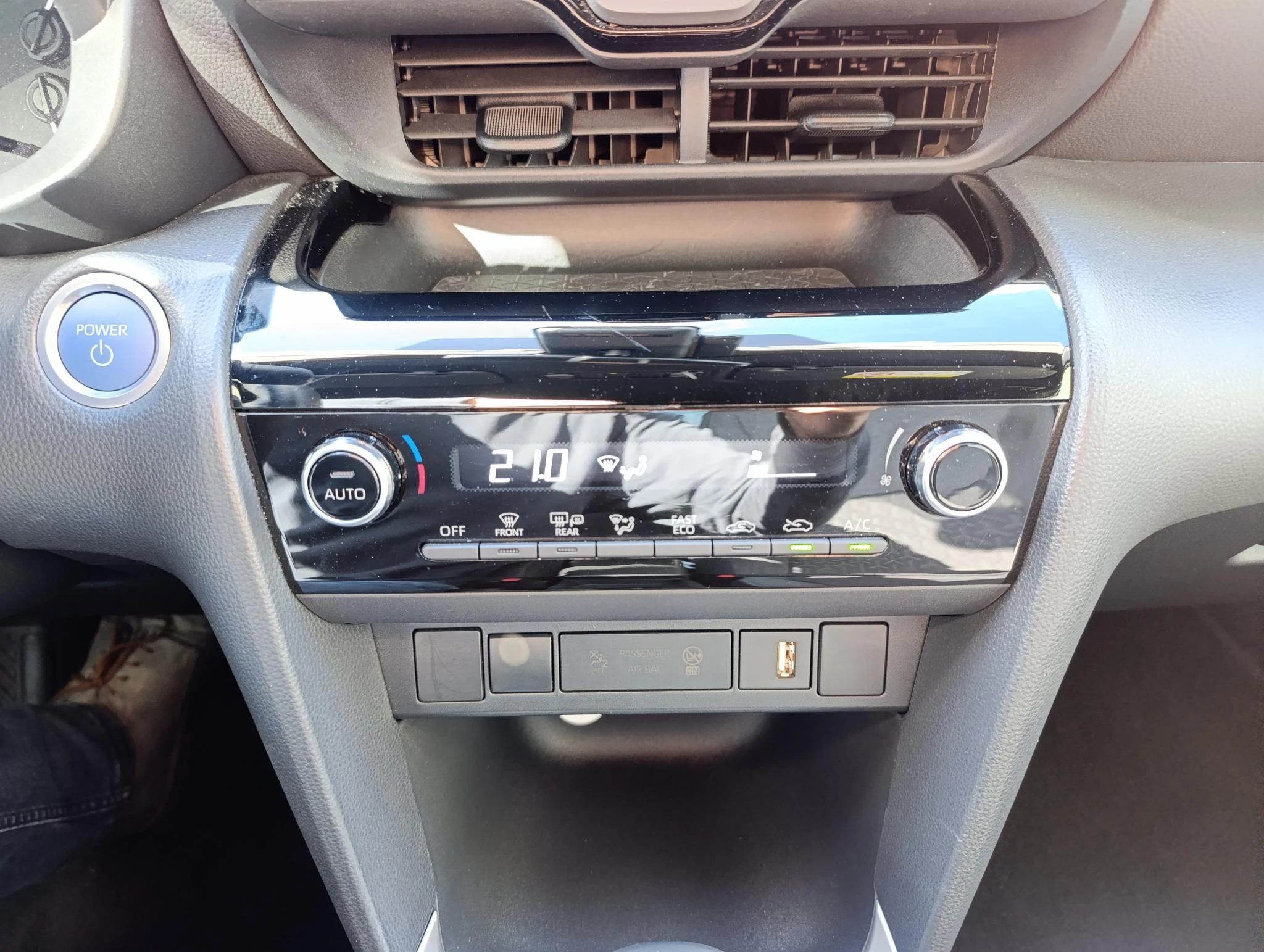 Toyota-Yaris Cross-image-20