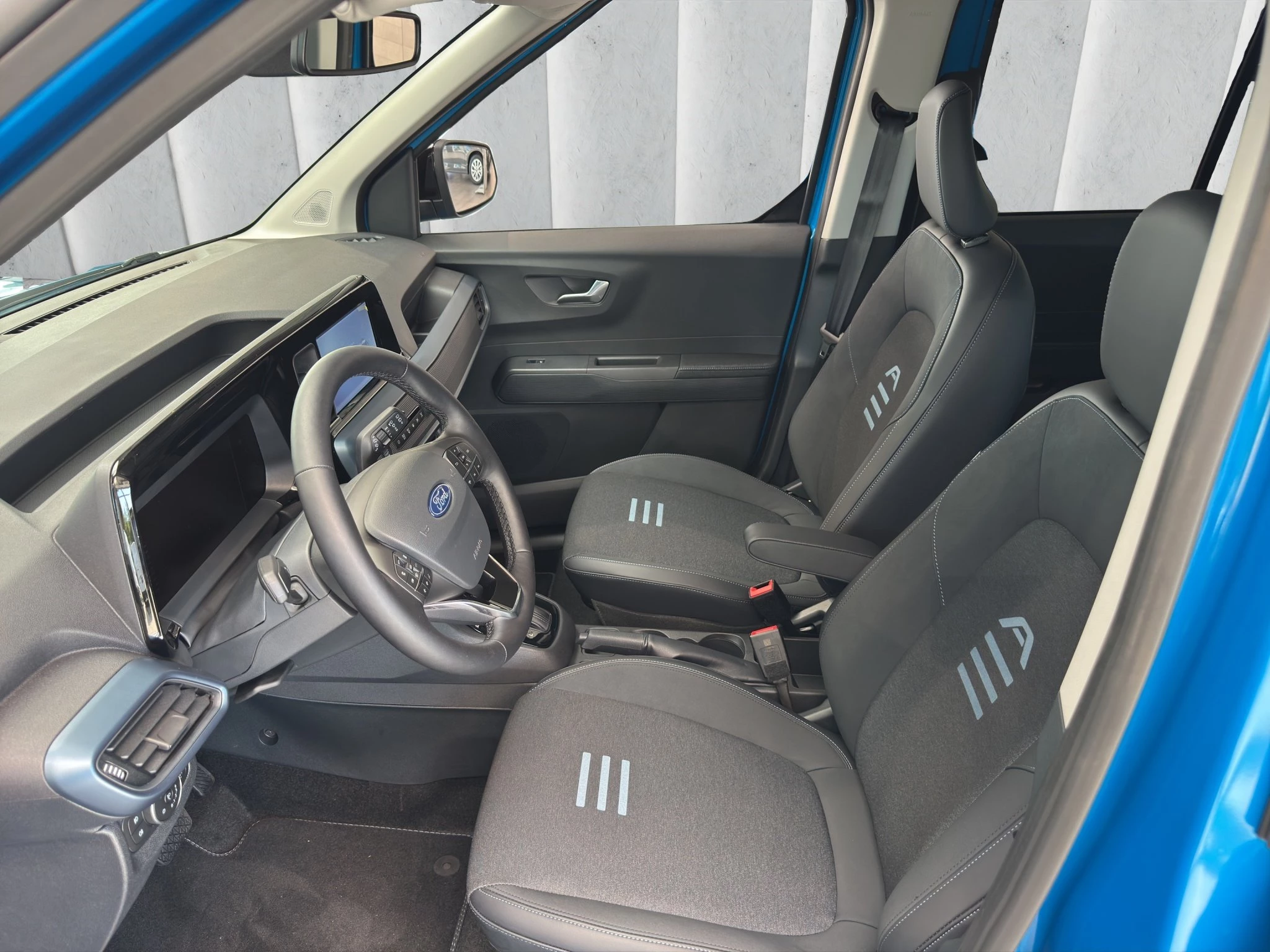 Ford Tourneo Courier Active 1.0 EcoBoost 92 kW Auto Kompaktvan. 5-türig
