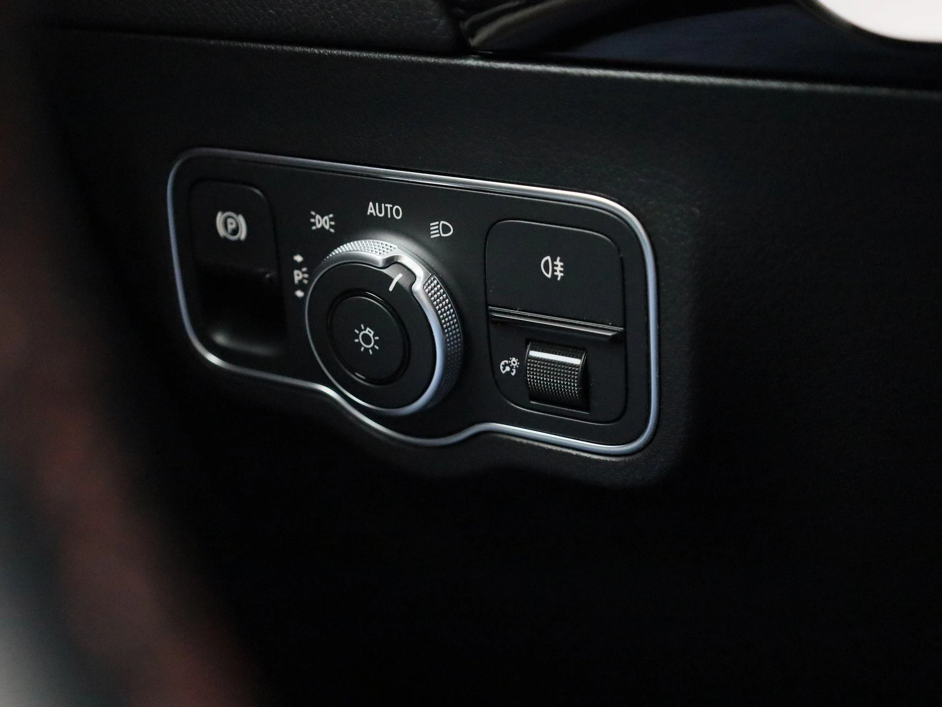 Mercedes-Benz-B-Klasse-image-28