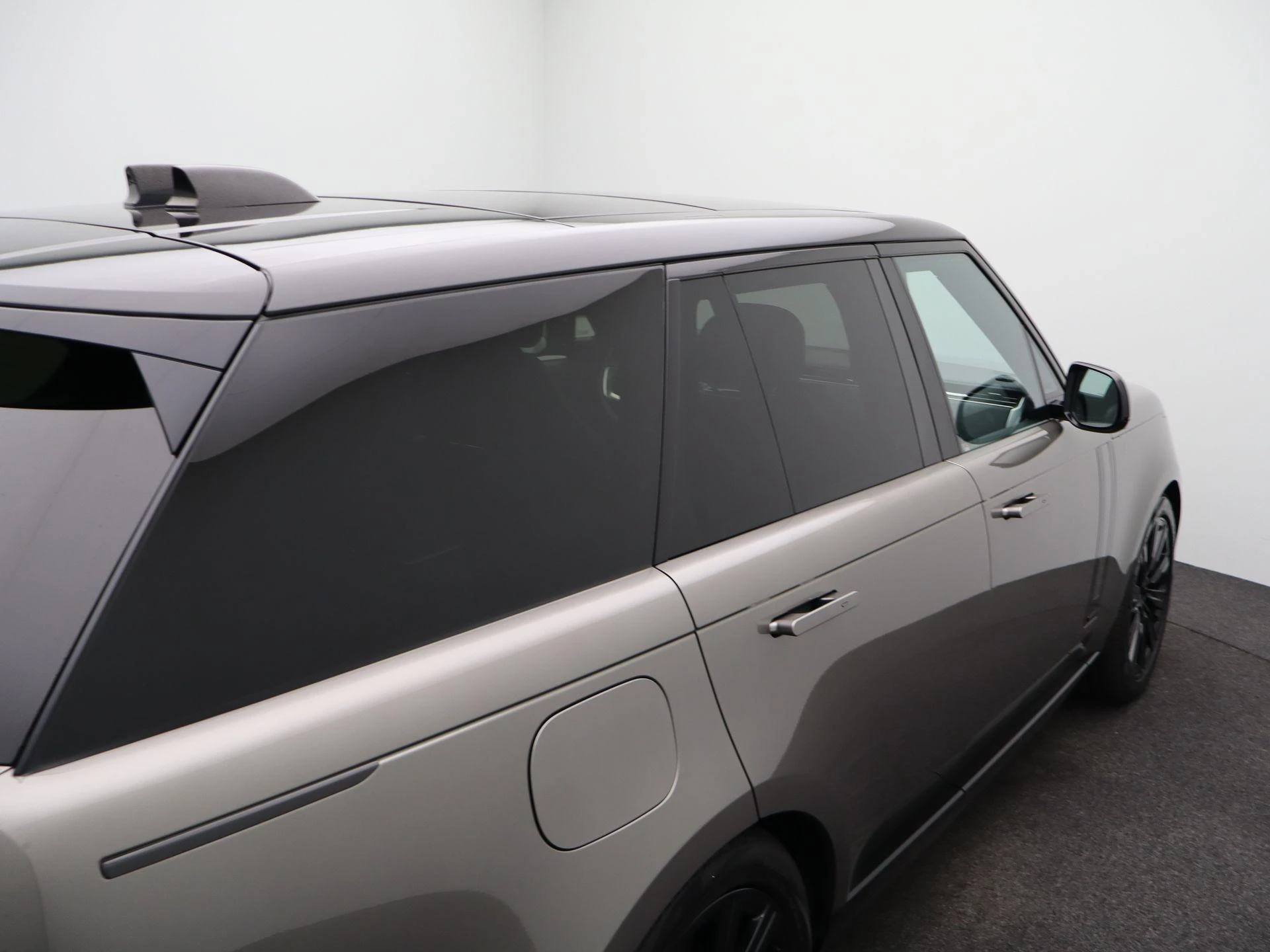 Land Rover-Range Rover-image-47
