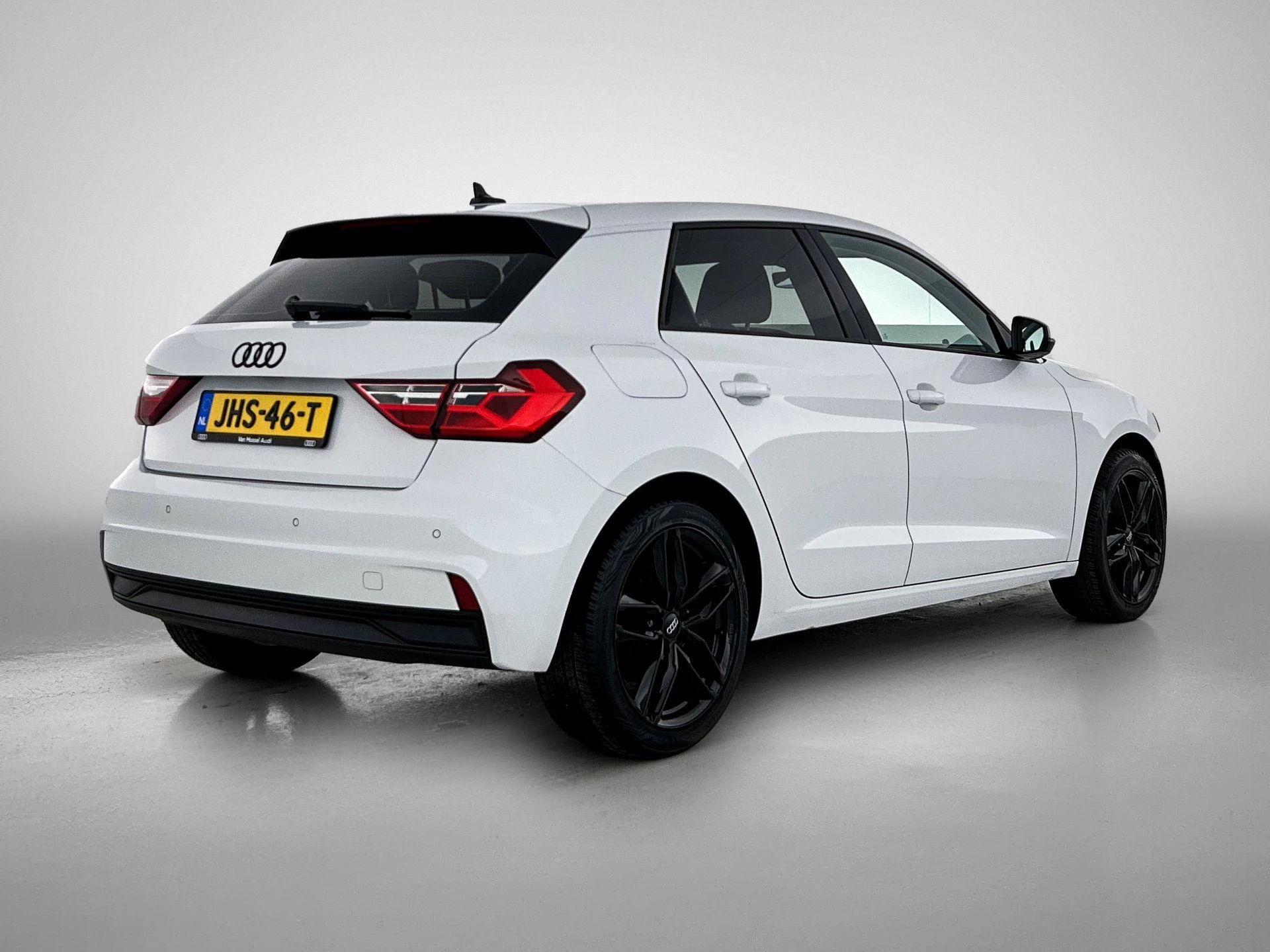 Audi-A1 Sportback-image-3
