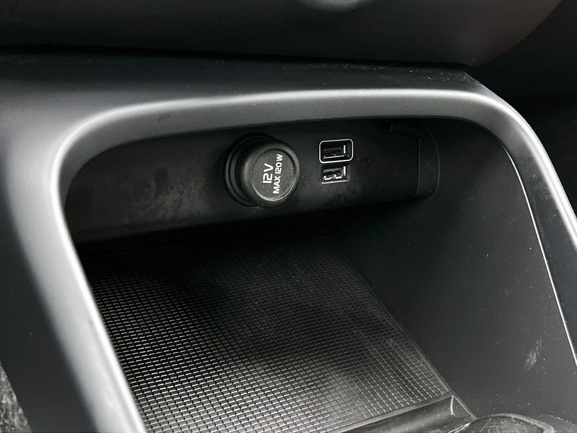 Volvo-XC40-image-28