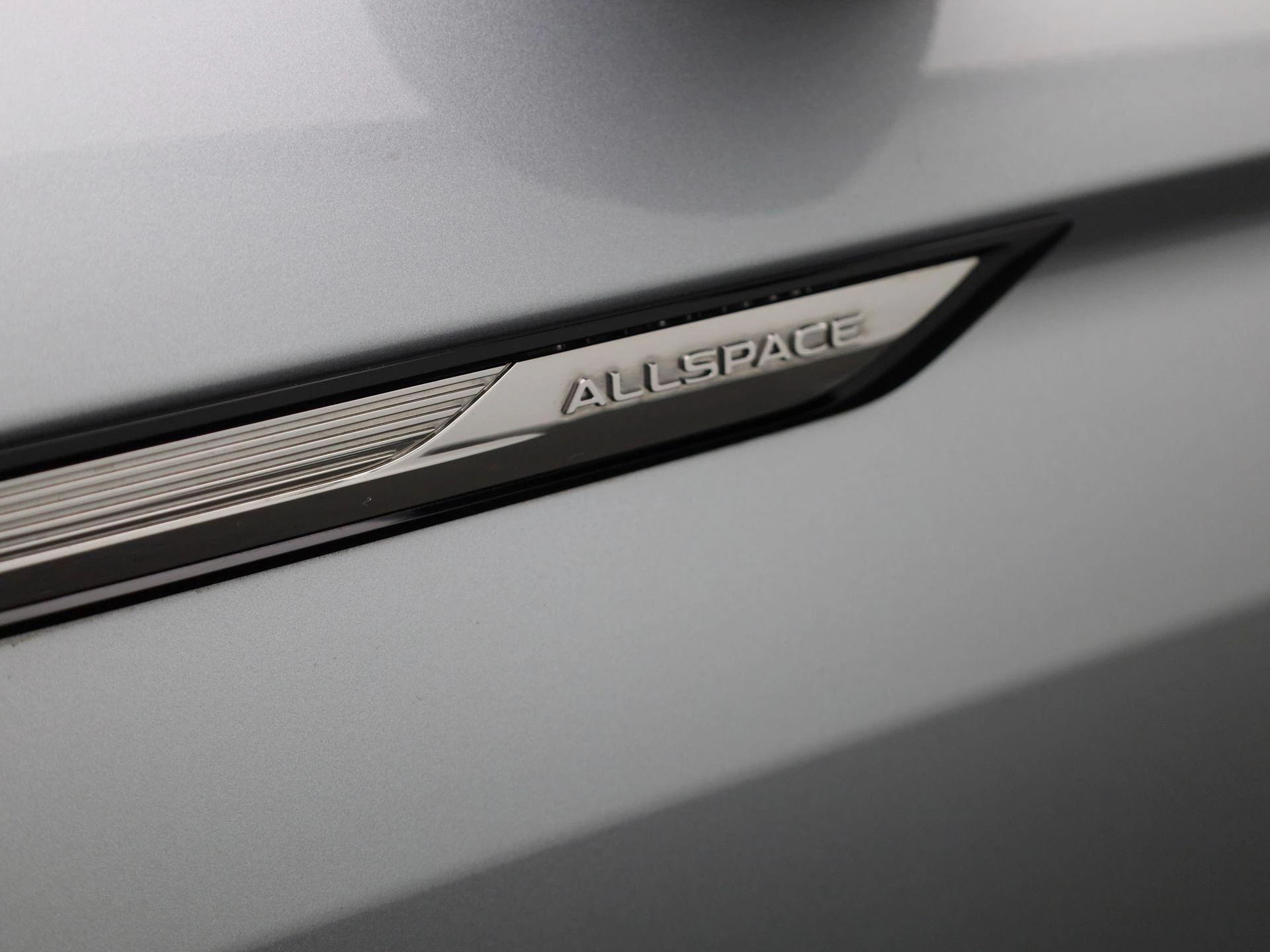 Volkswagen-Tiguan Allspace-image-15