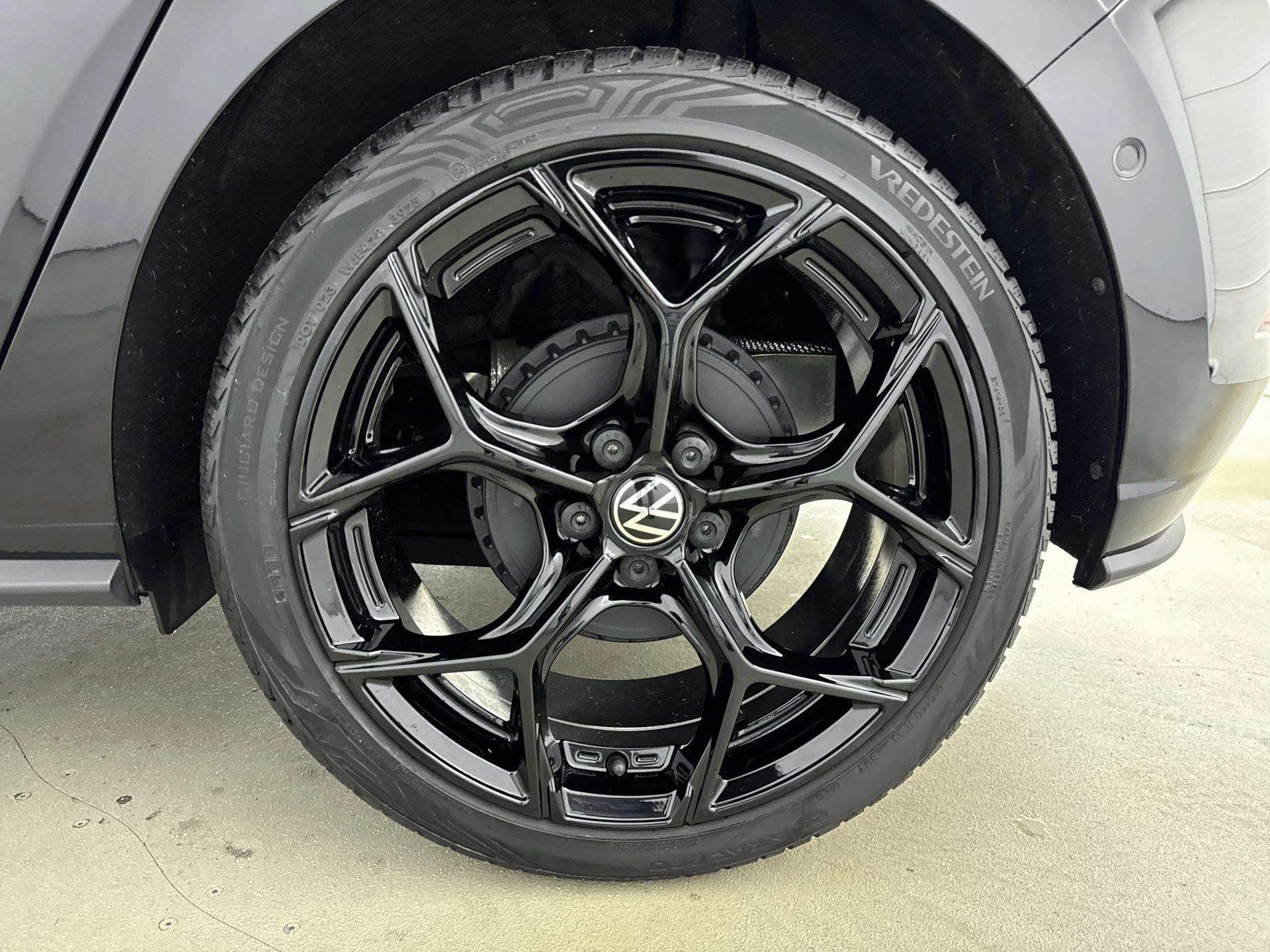 Volkswagen-Polo-image-19