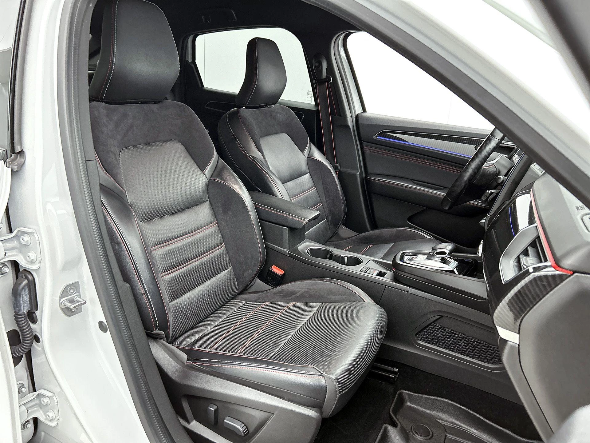 Renault-Arkana-image-36