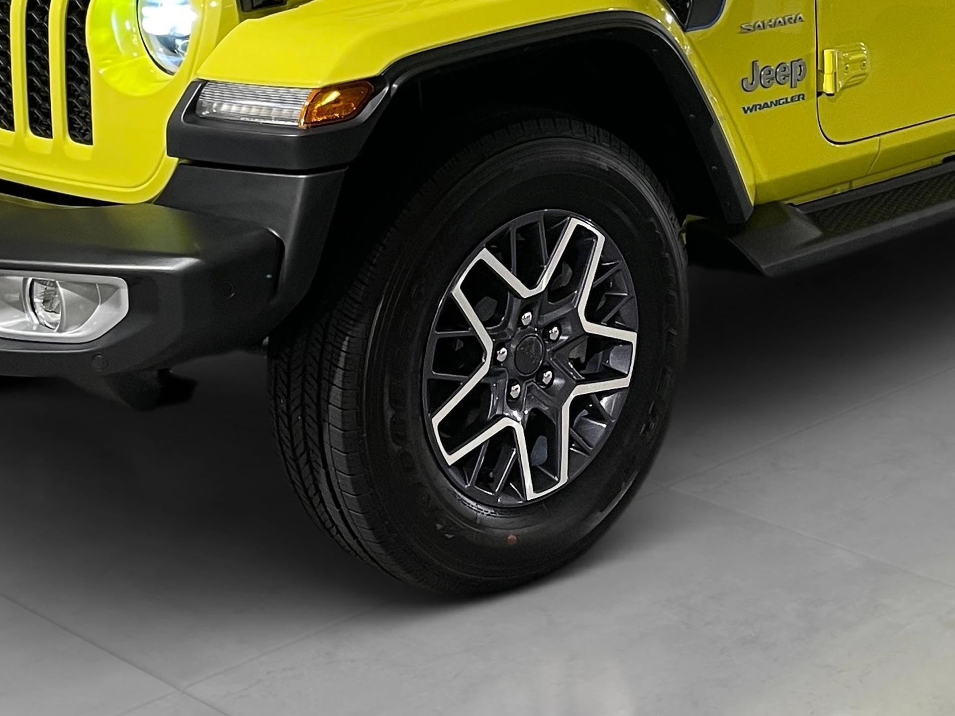 Jeep Wrangler 2.0 SAHARA Turbo 272hp AT8 4x4