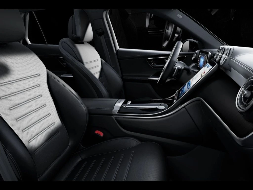 Mercedes-Benz-GLC 450 d-image-9