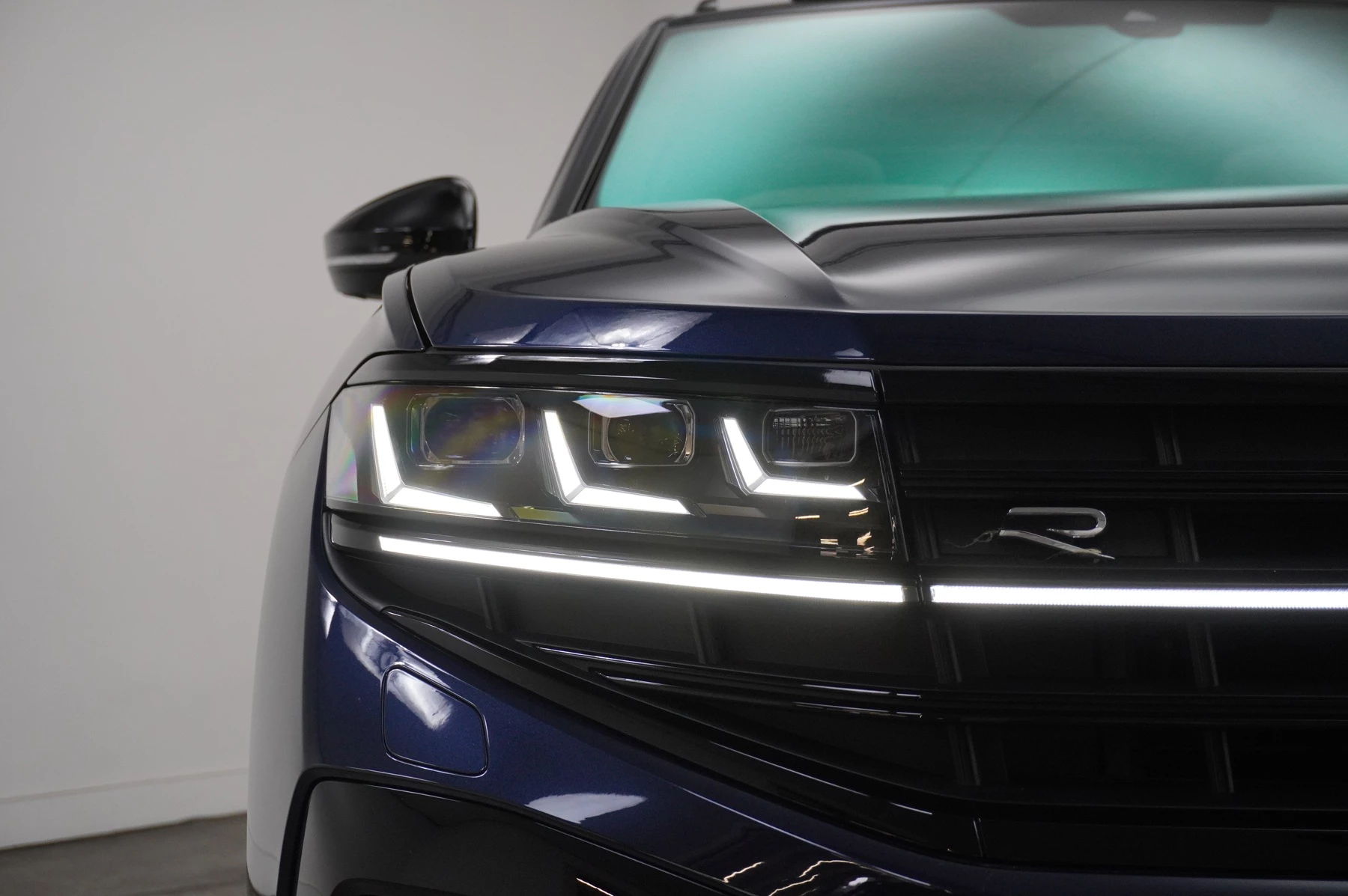 Volkswagen-Touareg-image-45