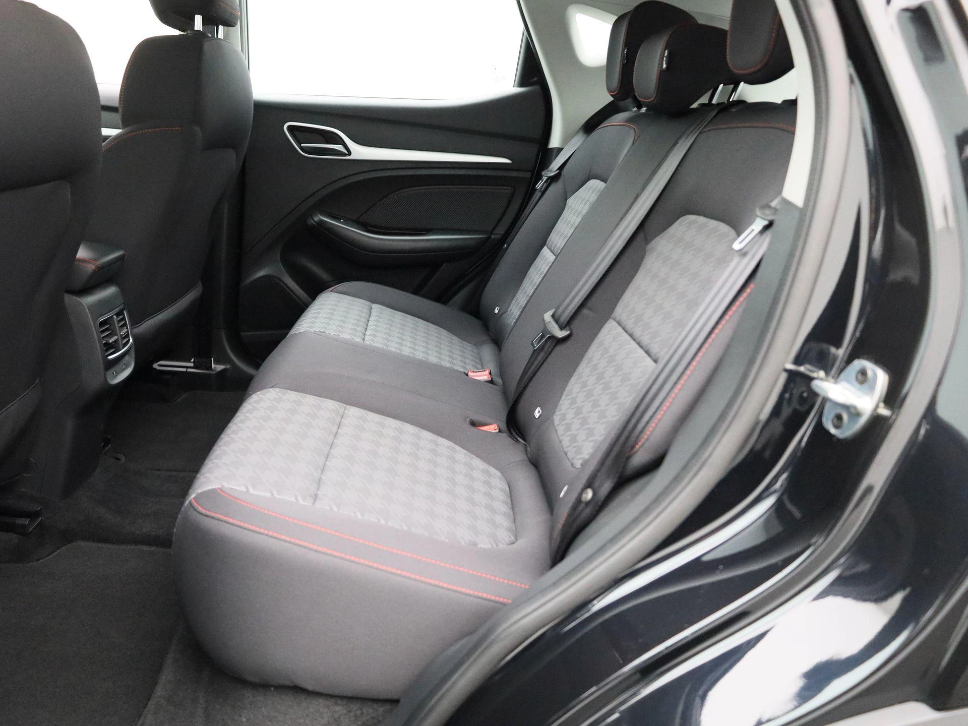 MG-ZS-image-8