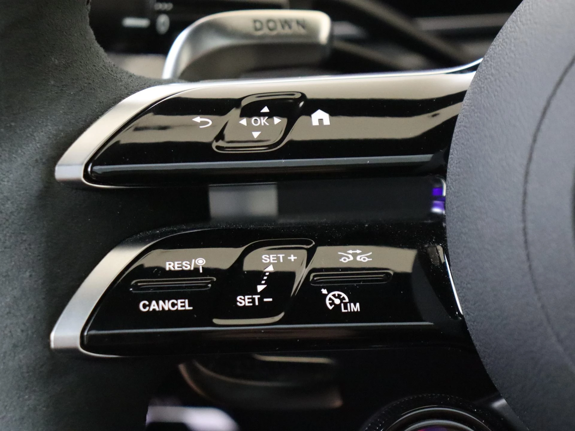 Mercedes-Benz-CLE-image-19