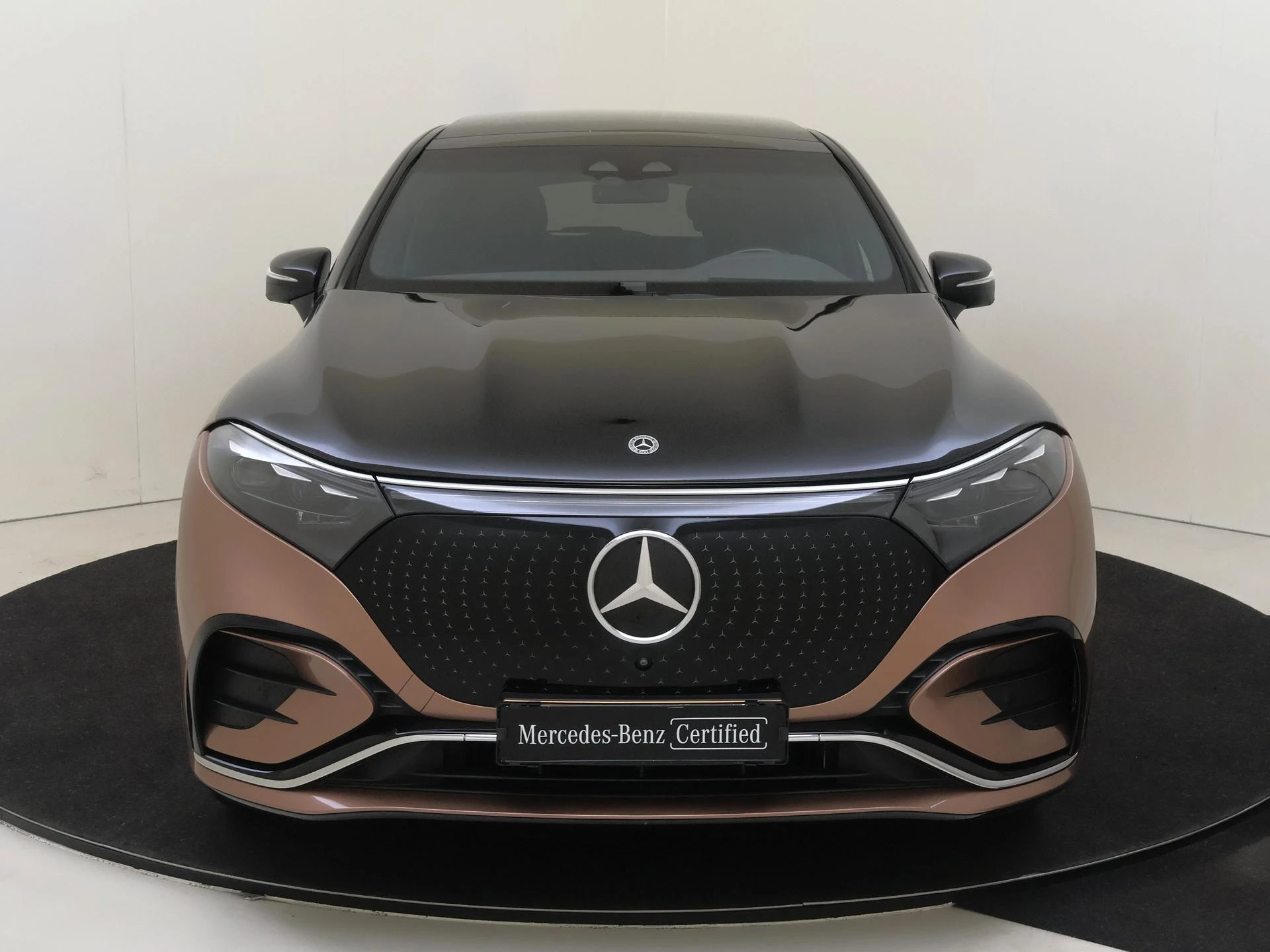 Mercedes-Benz-EQS-image-5