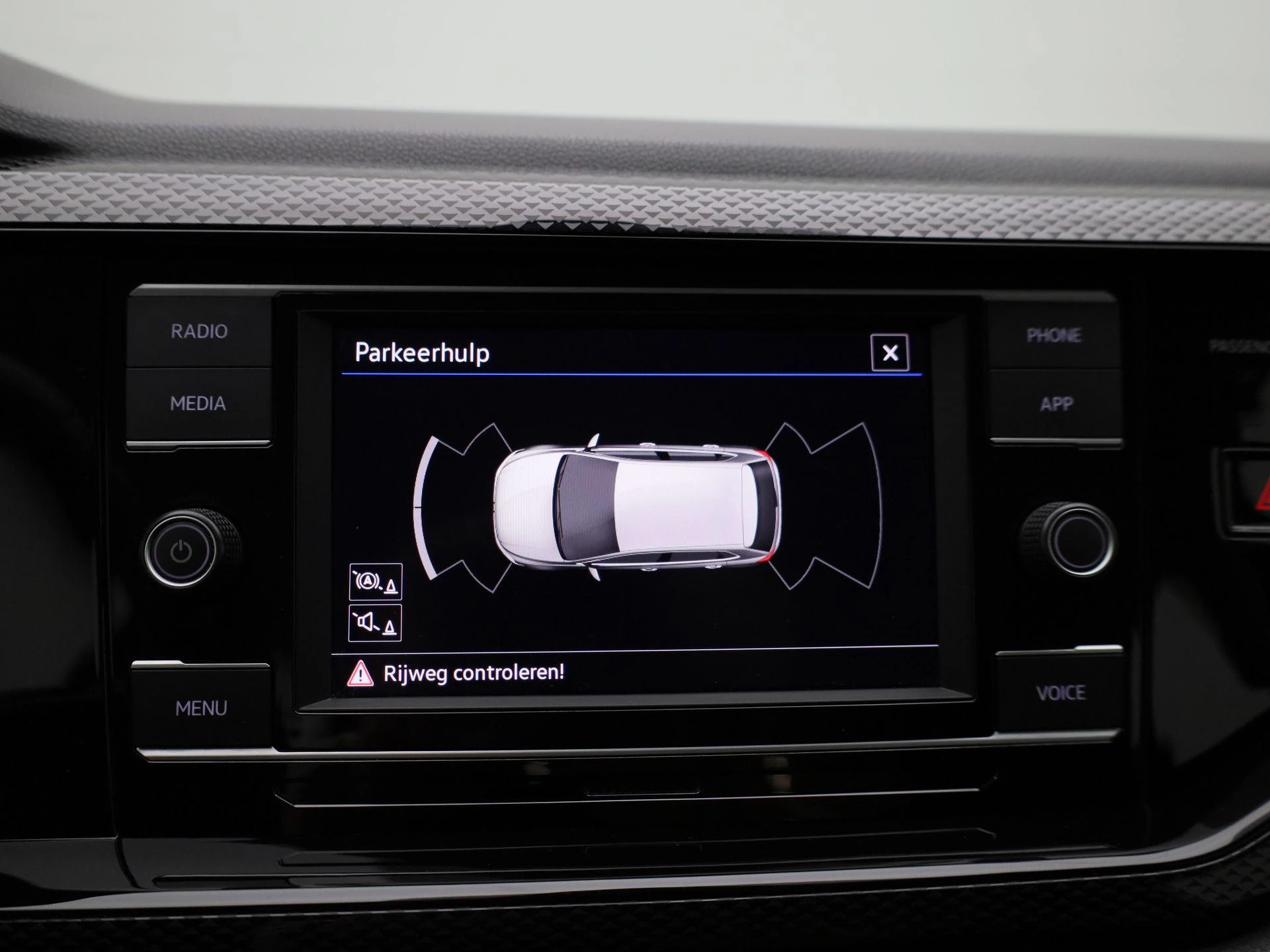 Volkswagen-Polo-image-24