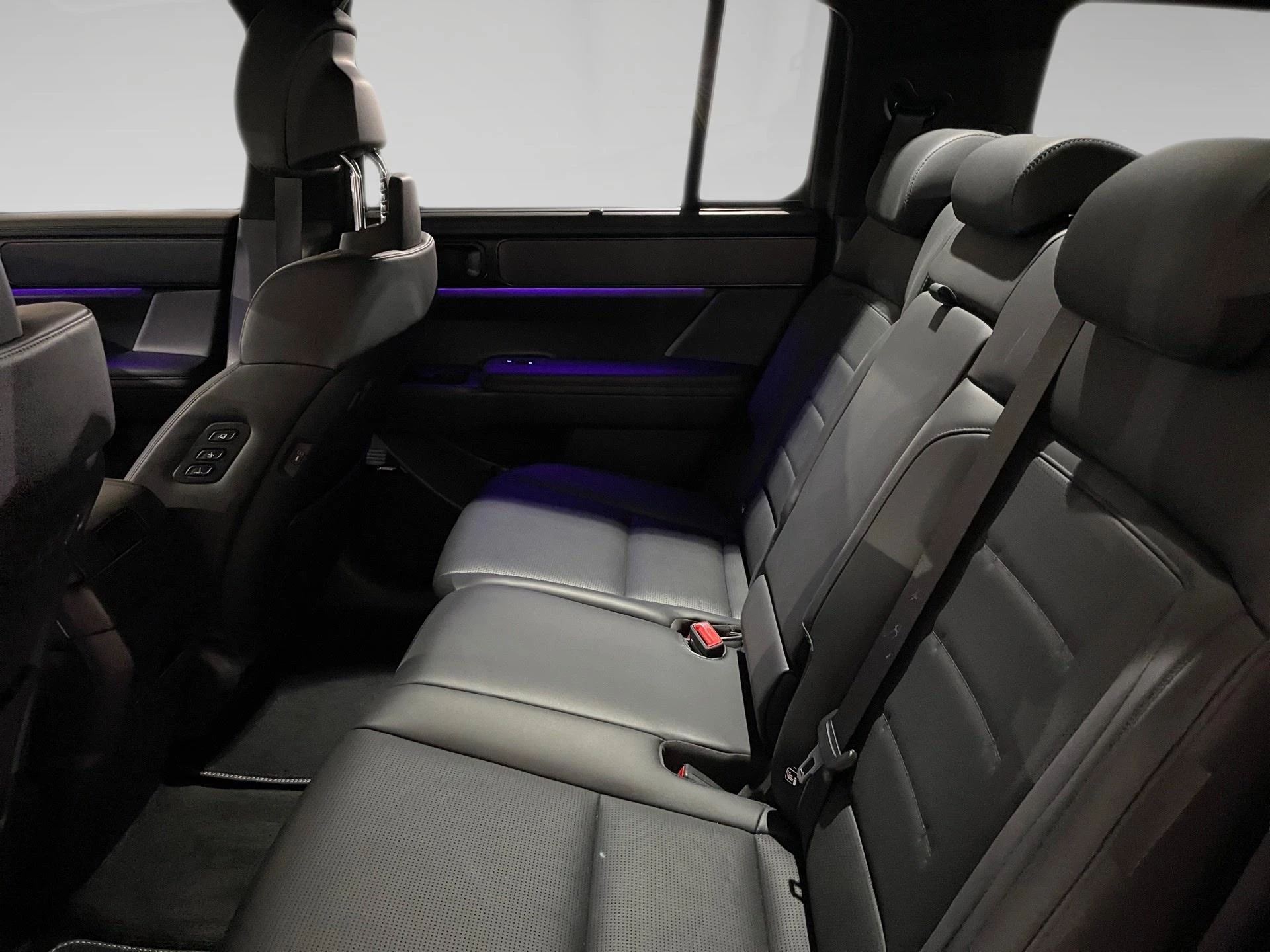 Hyundai-Santa Fe-image-10