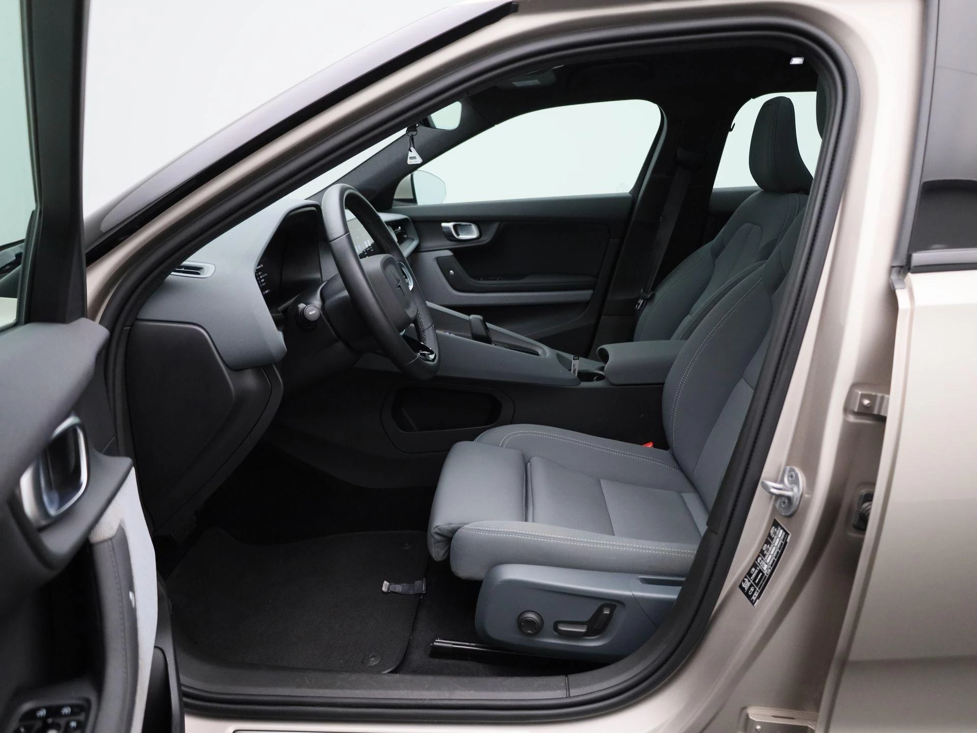 Polestar-2-image-8