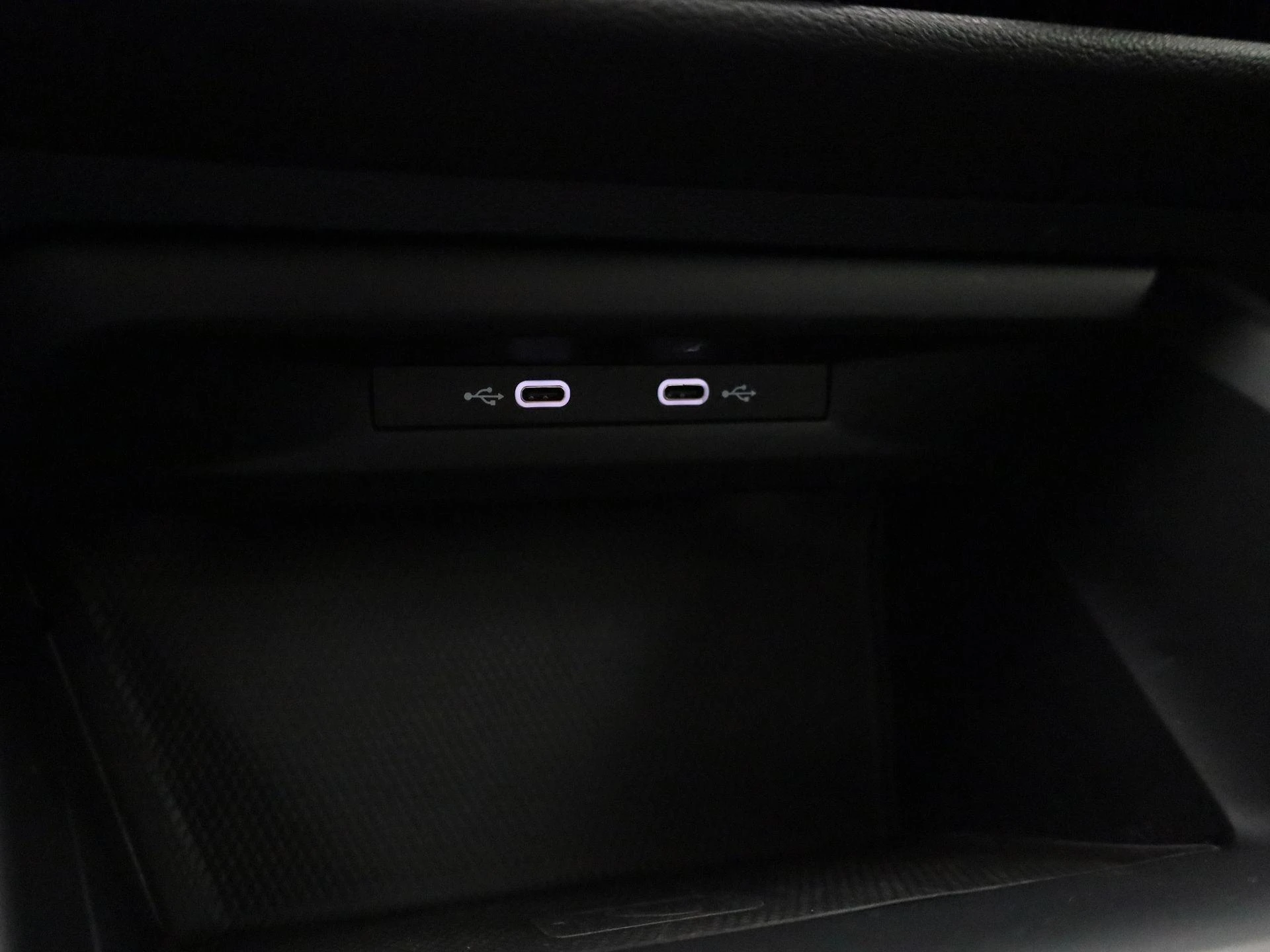Volkswagen-Golf-image-20