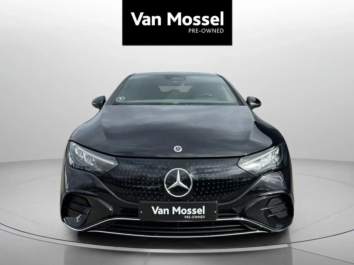 Mercedes-Benz-EQE-image-1