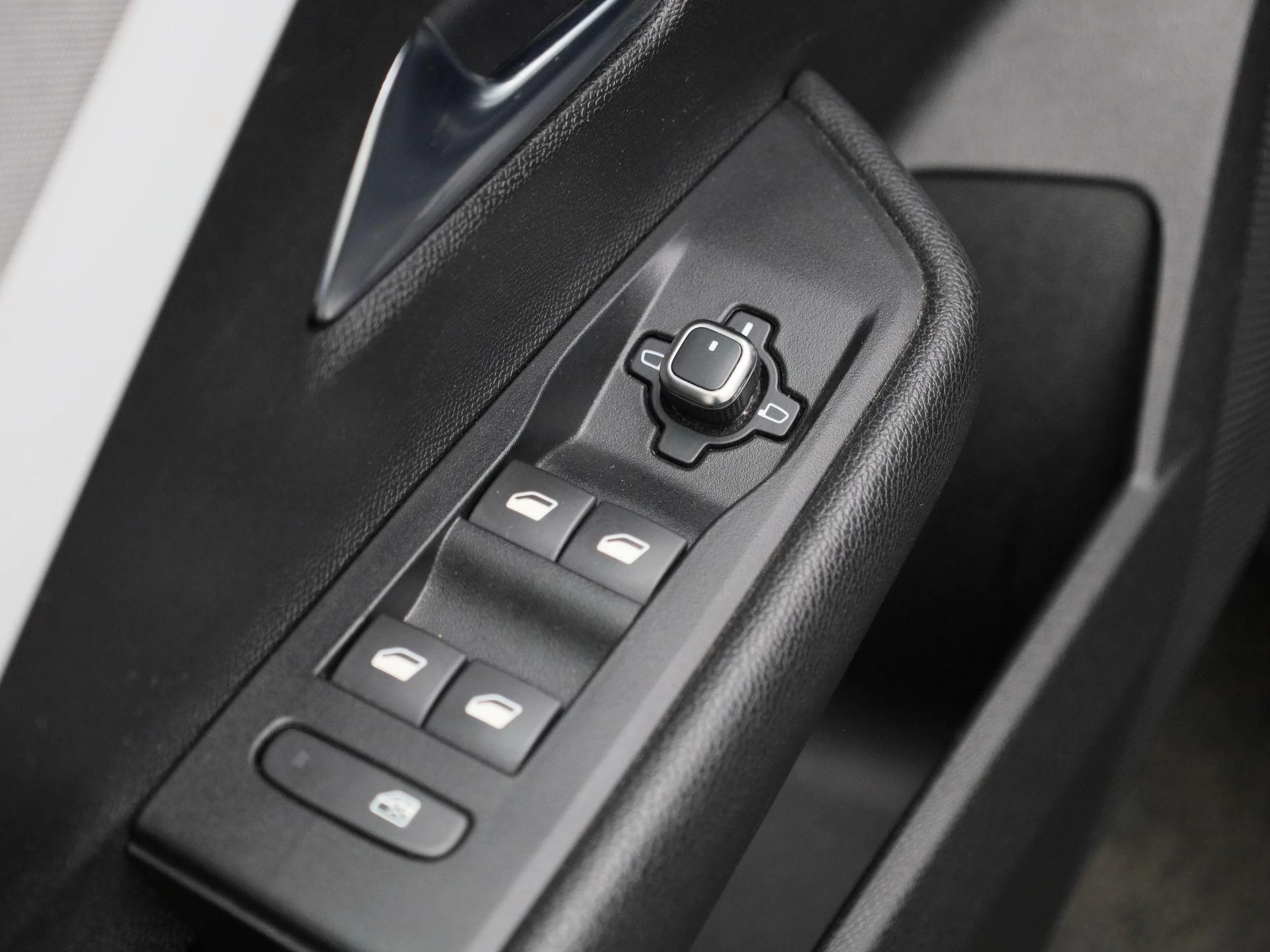 Opel-Astra-image-26
