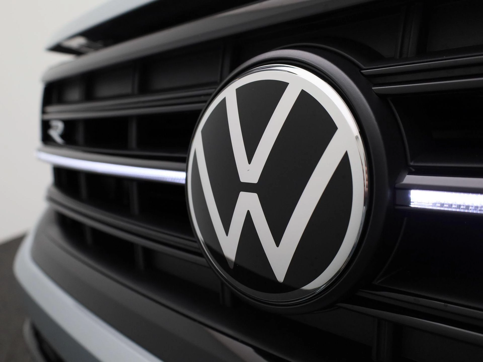 Volkswagen-Touareg-image-47