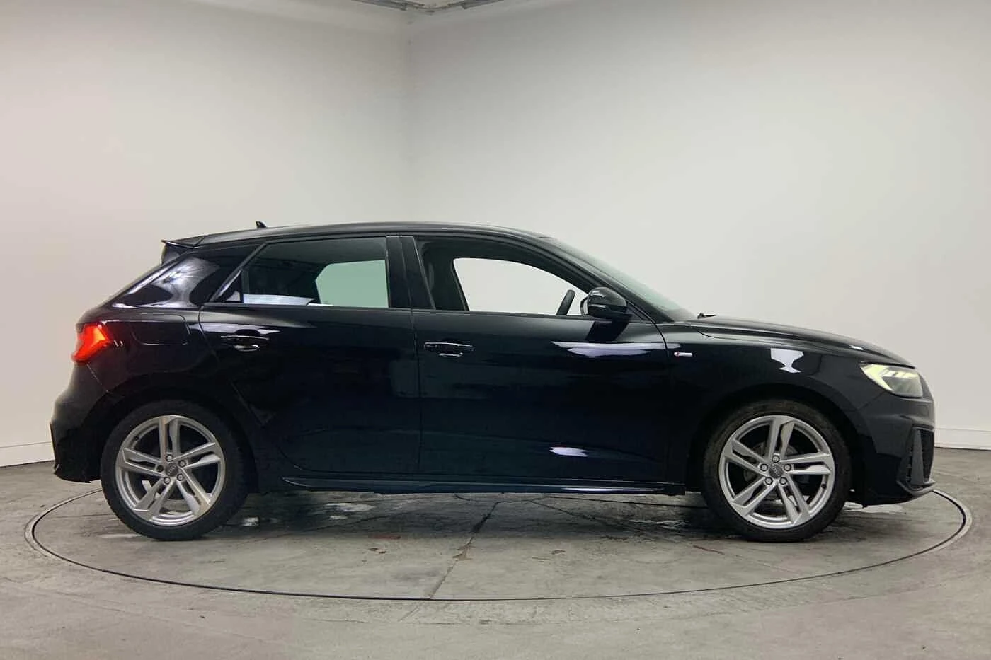 Audi-A1 Sportback-image-3