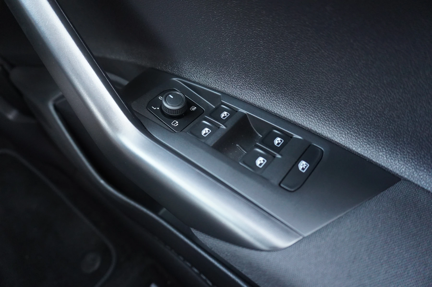Volkswagen-Polo-image-24
