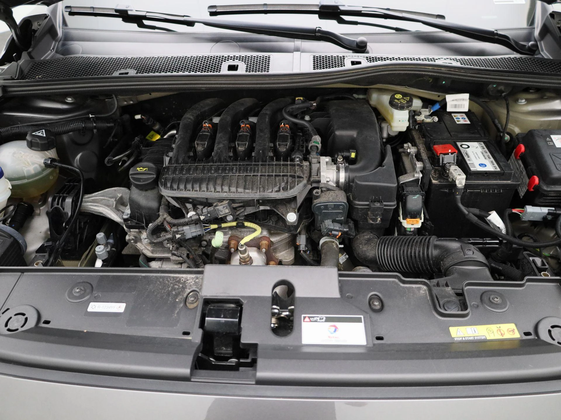 Peugeot-208-image-25