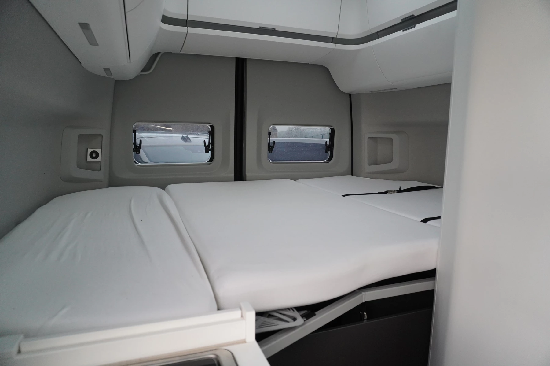 Volkswagen-California-image-9