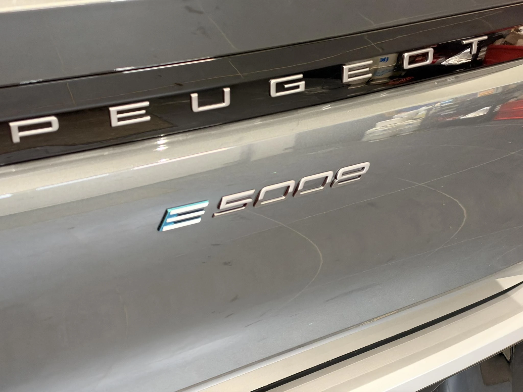 Peugeot-e-5008-image-6