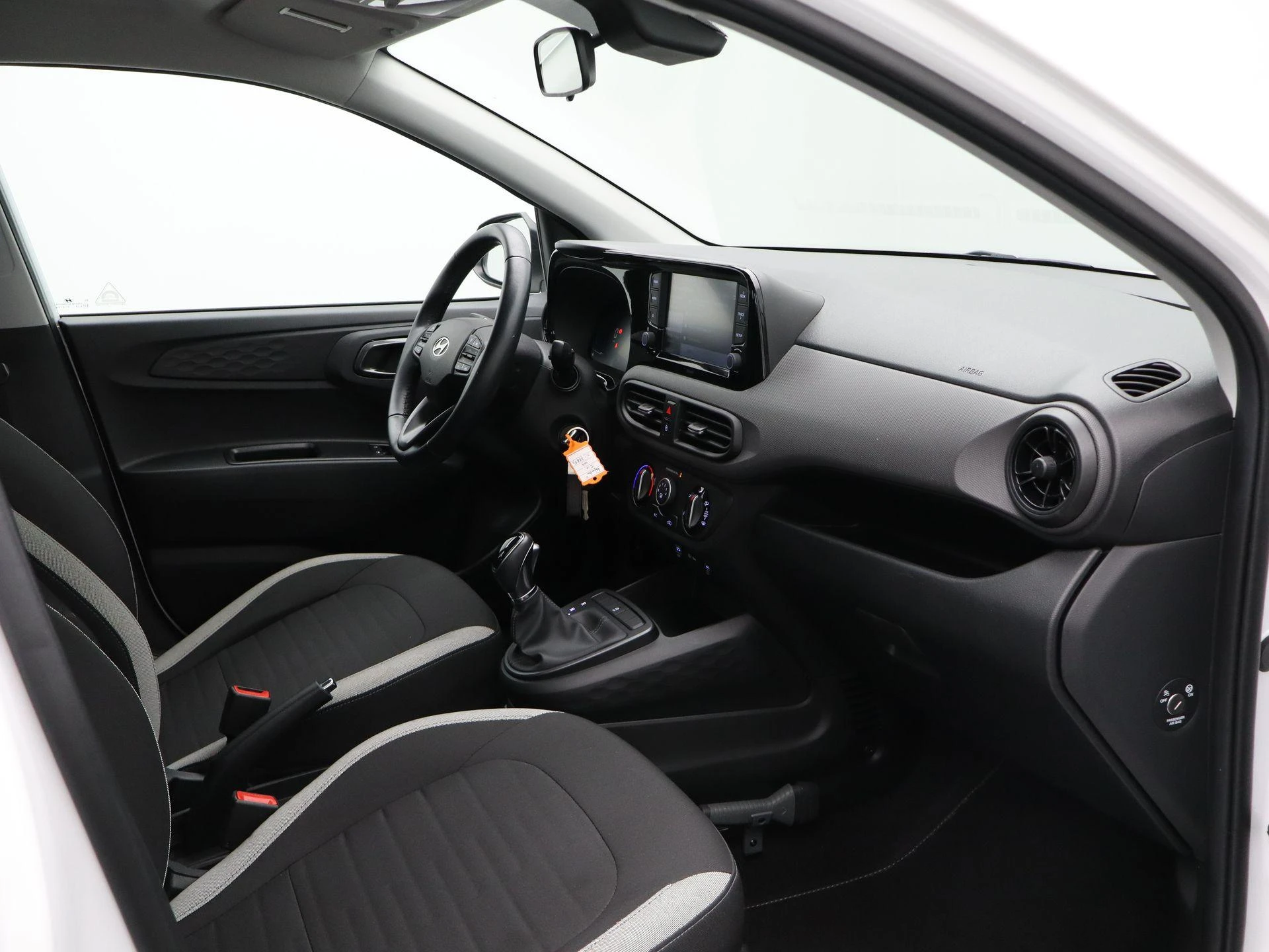 Hyundai-i10-image-27