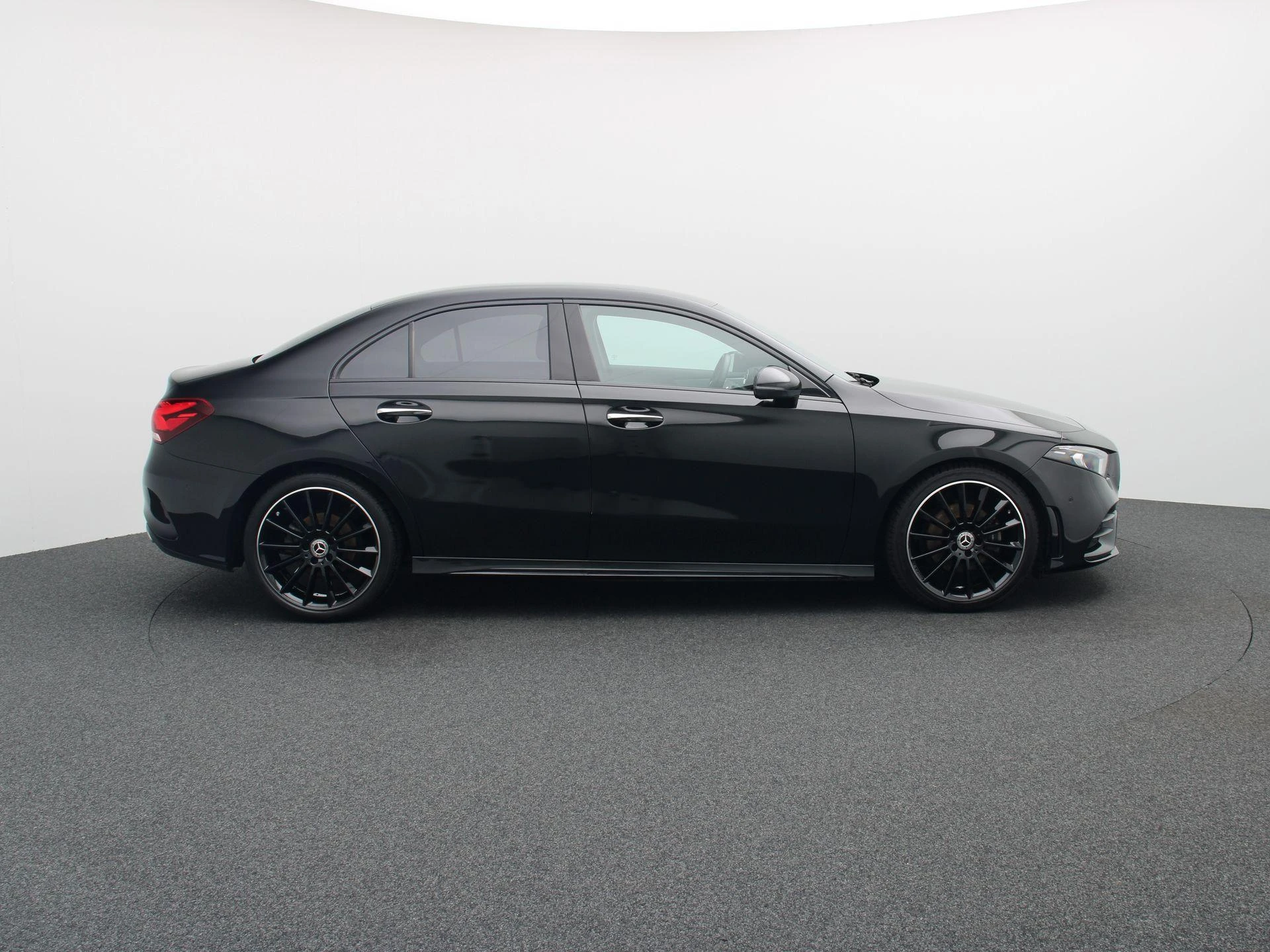 Mercedes-Benz-A-Klasse-image-5