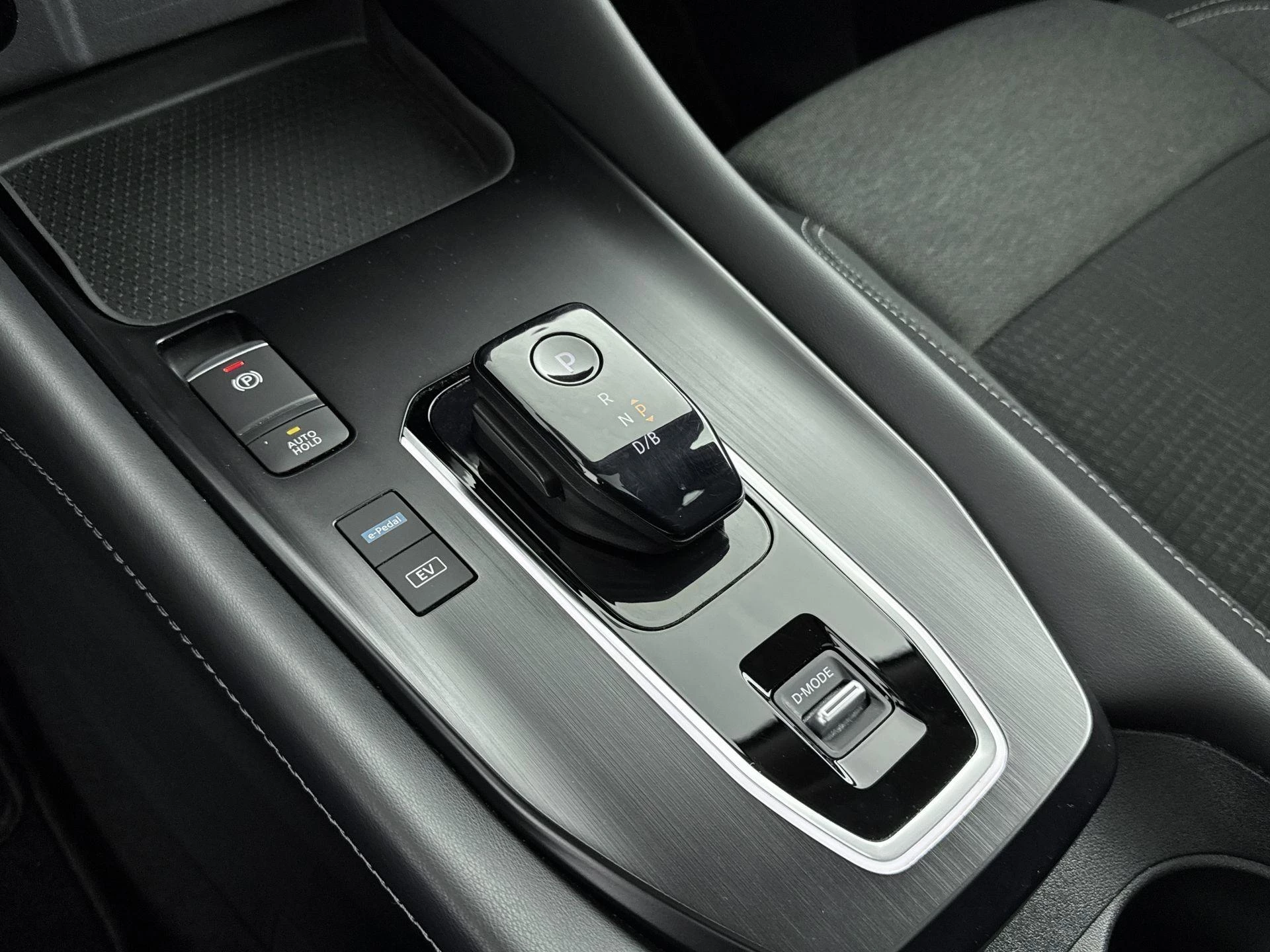 Nissan-QASHQAI-image-12
